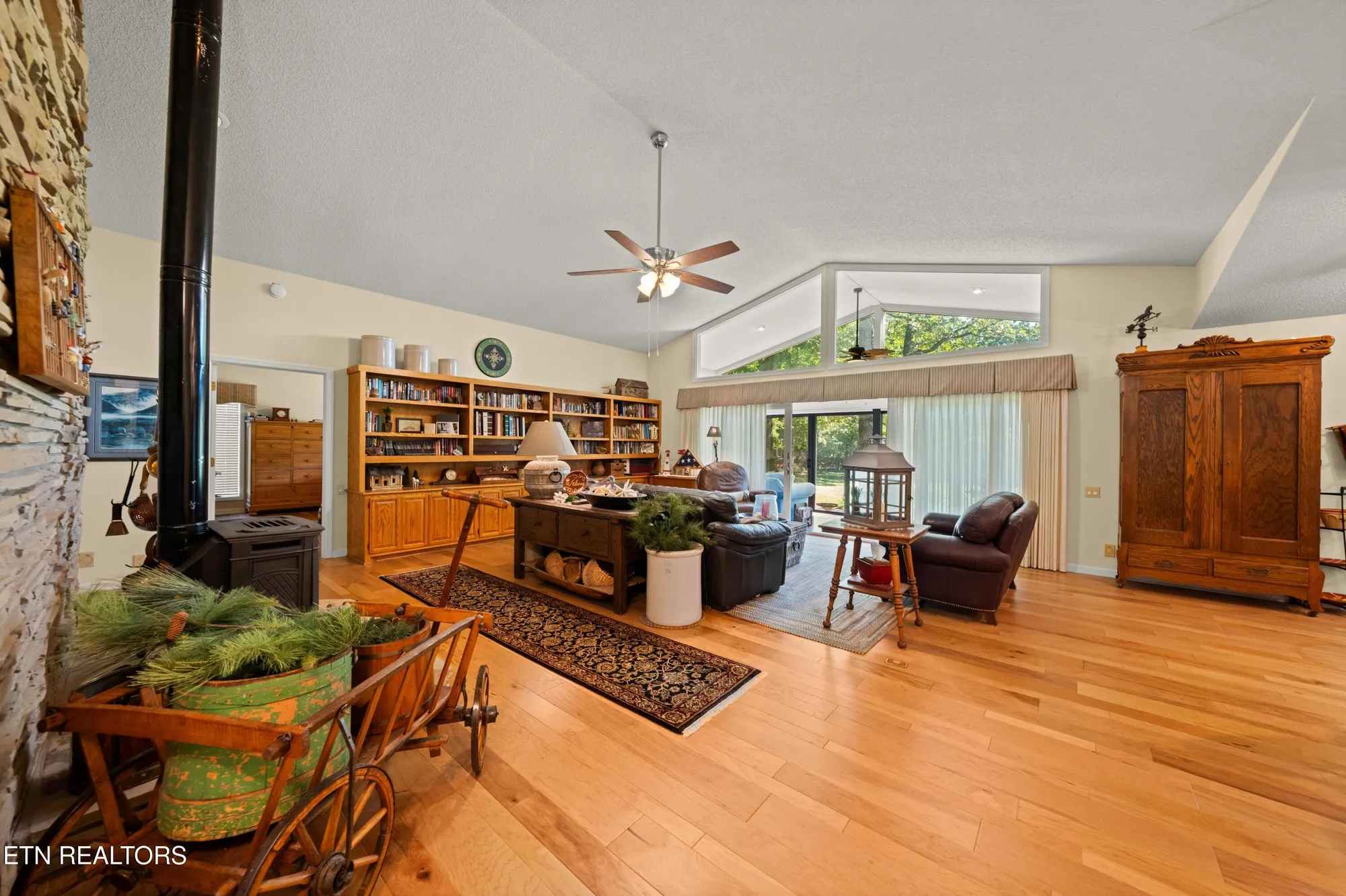 Property Slideshow image 8 of 61 | 220 catoosa blvd, Crossville, TN, 38558