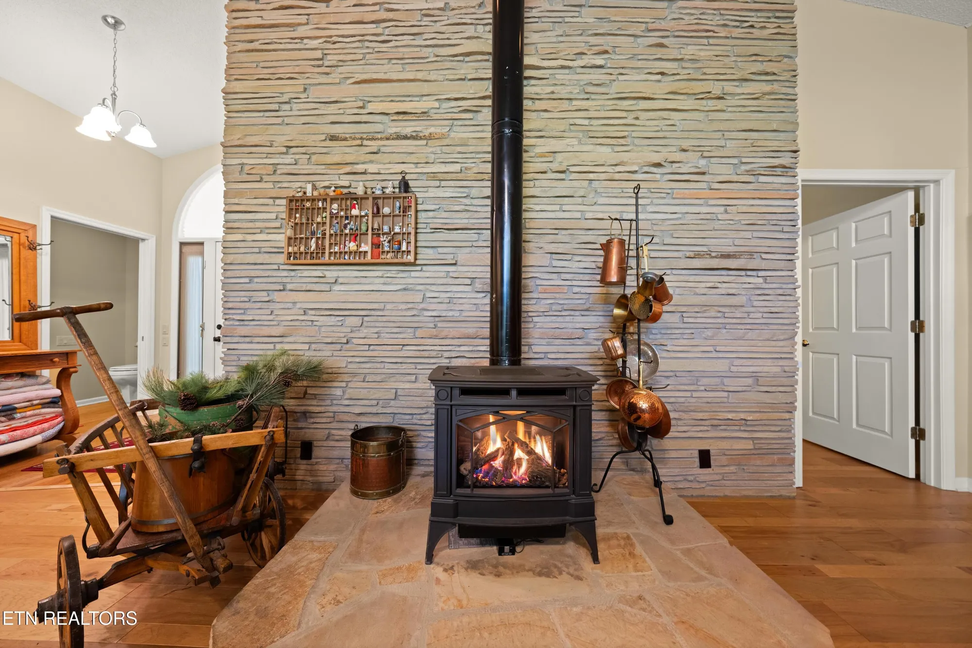 Property Slideshow image 9 of 61 | 220 catoosa blvd, Crossville, TN, 38558