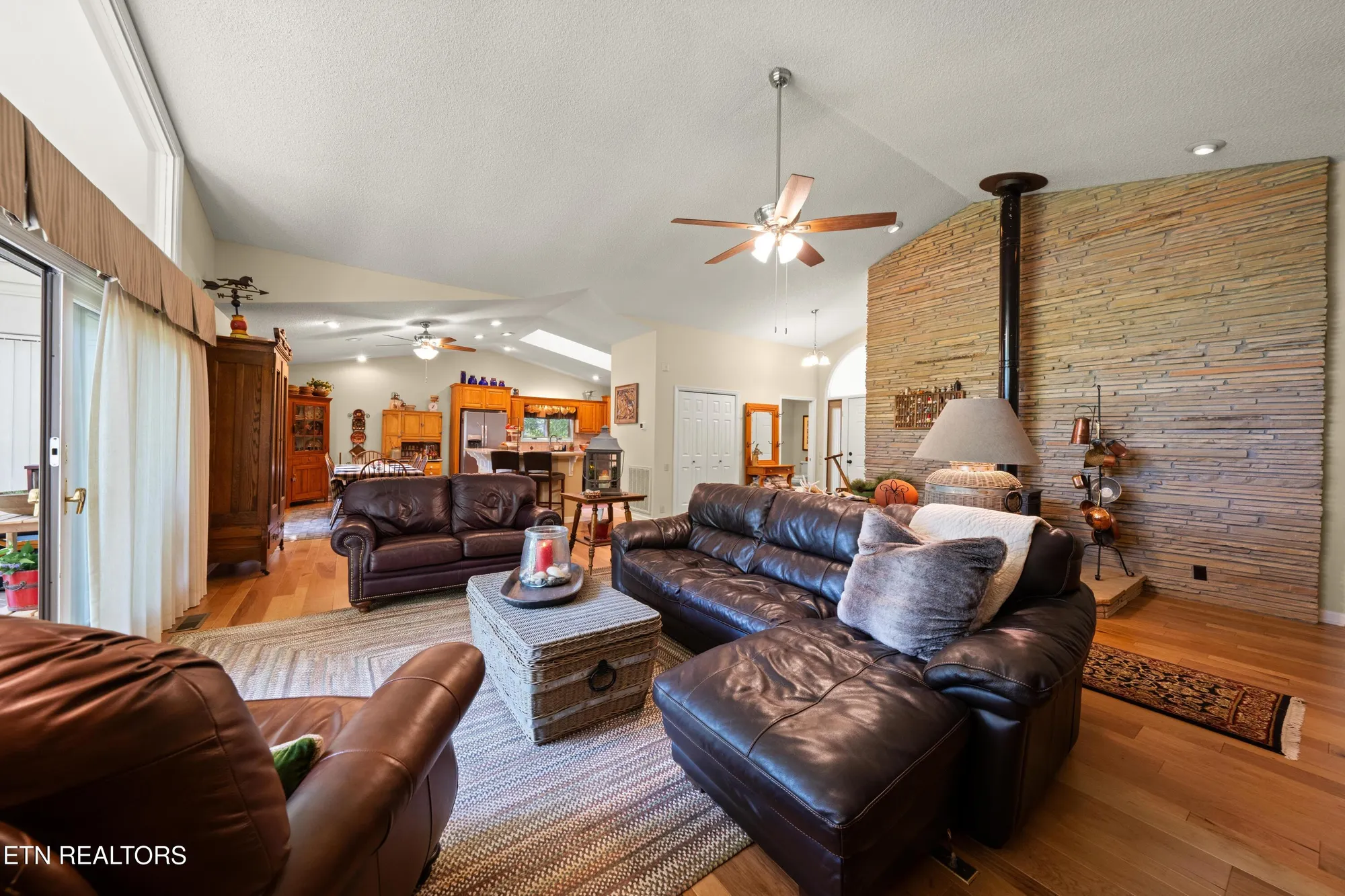 Property Slideshow image 11 of 61 | 220 catoosa blvd, Crossville, TN, 38558