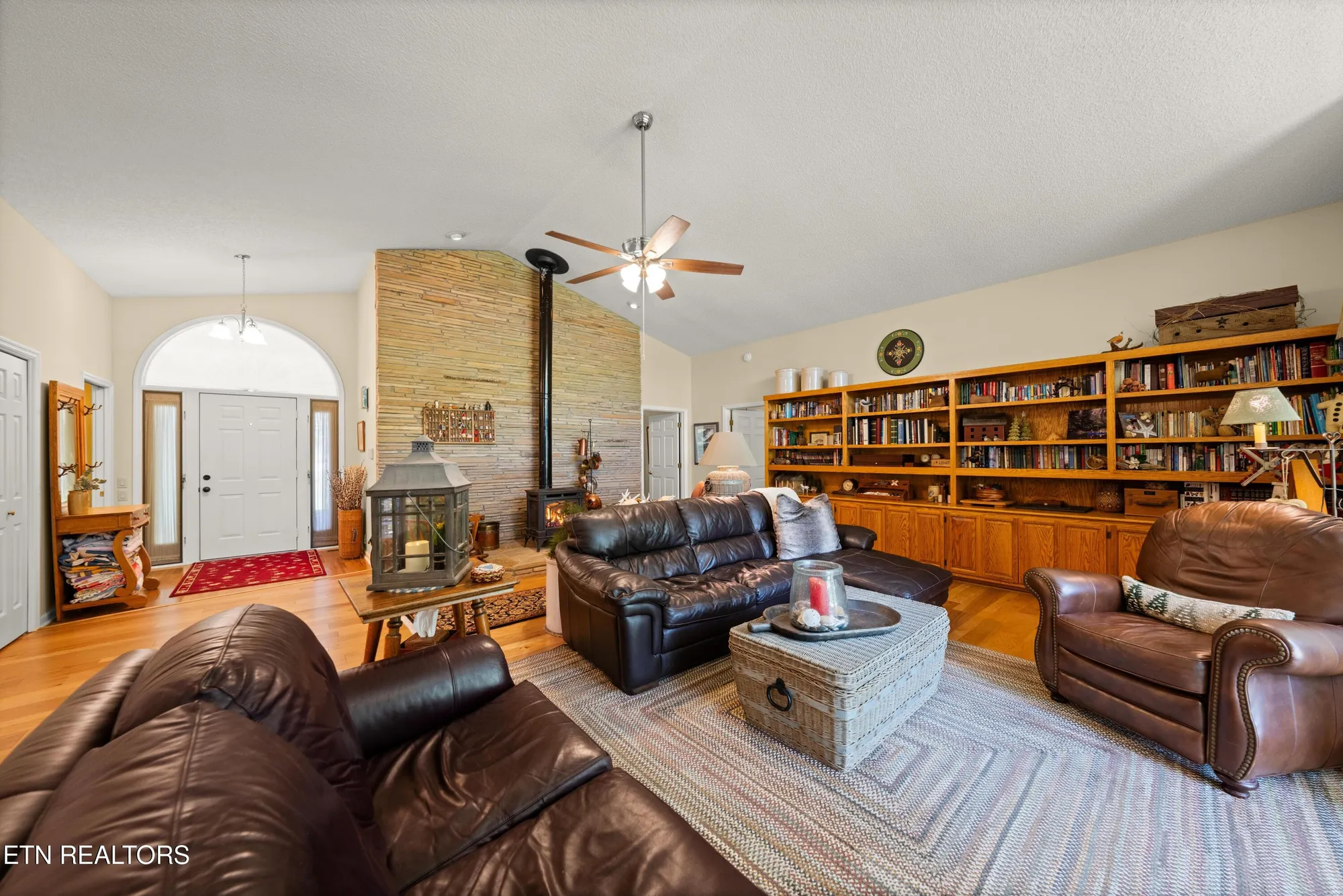 Property Slideshow image 12 of 61 | 220 catoosa blvd, Crossville, TN, 38558