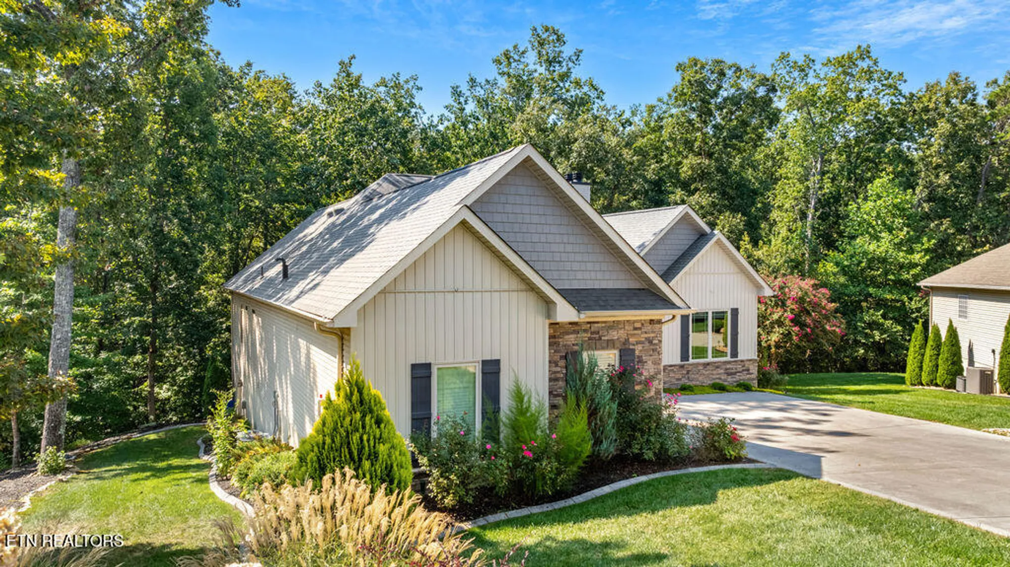 Property Slideshow image 39 of 40 | 111 osage ct, Loudon, TN, 37774