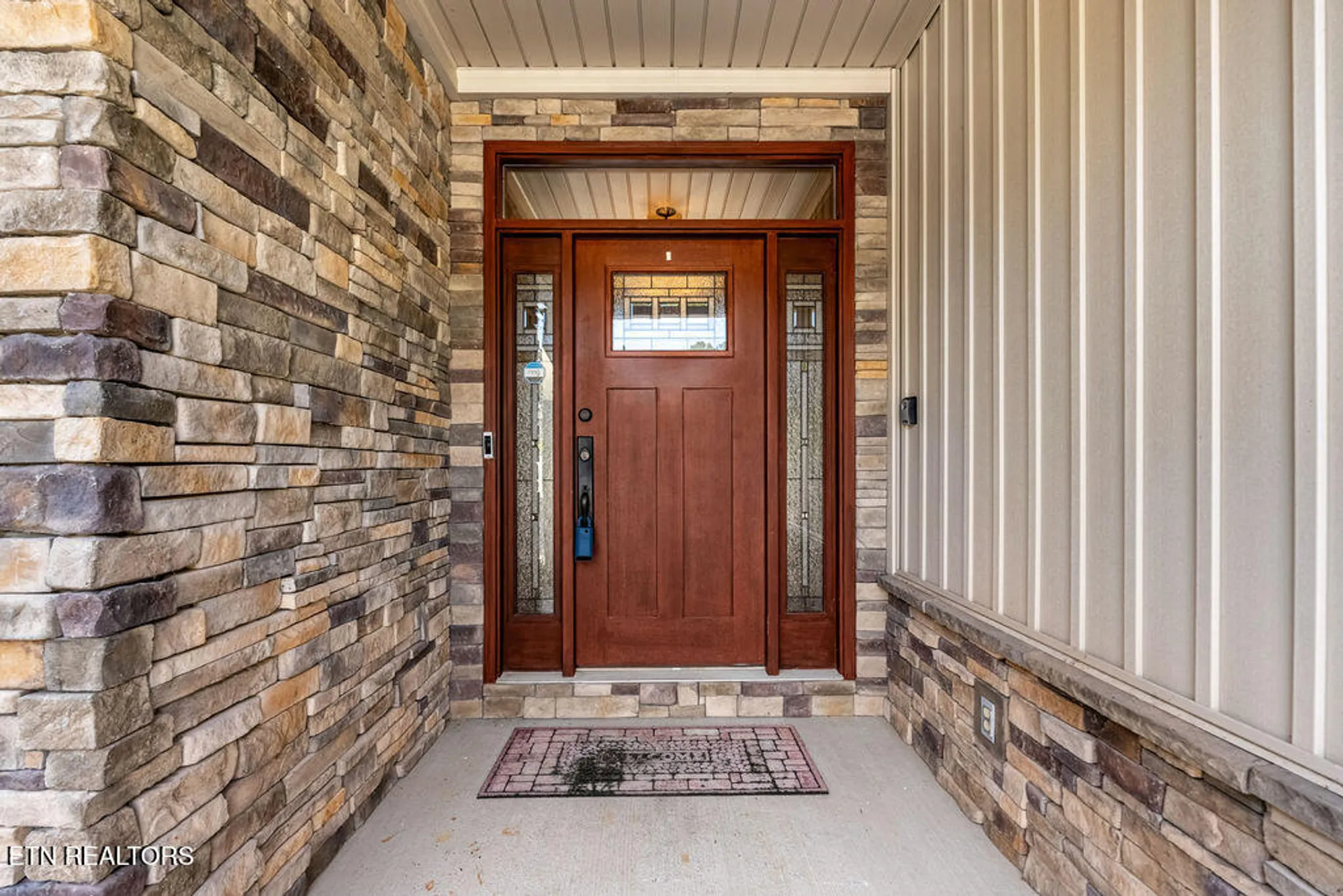 Property Slideshow image 3 of 40 | 111 osage ct, Loudon, TN, 37774