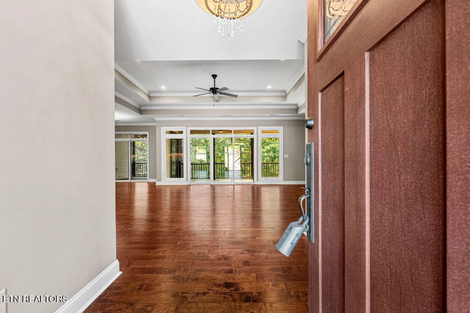 Property Slideshow image 5 of 40 | 111 osage ct, Loudon, TN, 37774