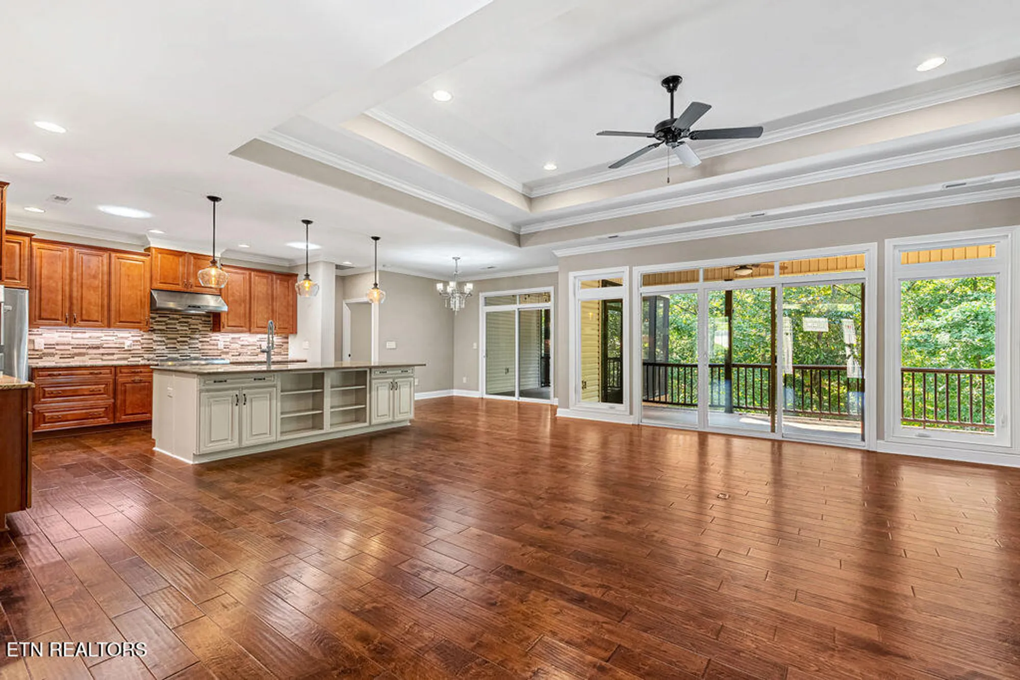 Property Slideshow image 7 of 40 | 111 osage ct, Loudon, TN, 37774