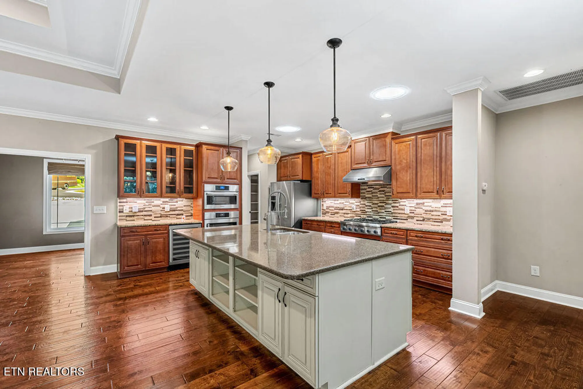 Property Slideshow image 9 of 40 | 111 osage ct, Loudon, TN, 37774