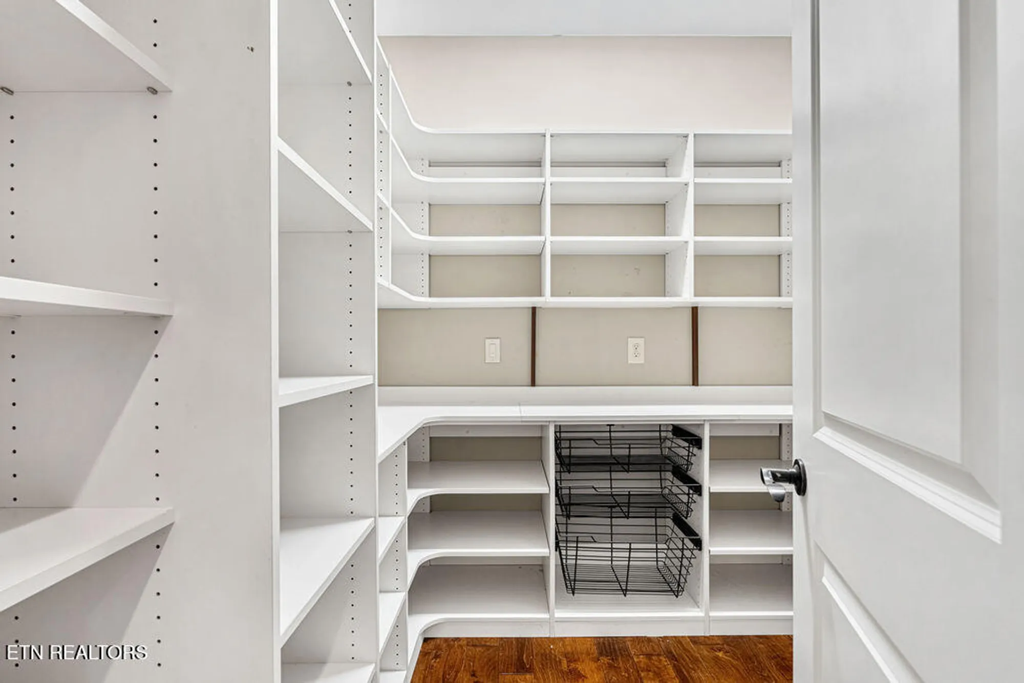 Property Slideshow image 23 of 40 | 111 osage ct, Loudon, TN, 37774