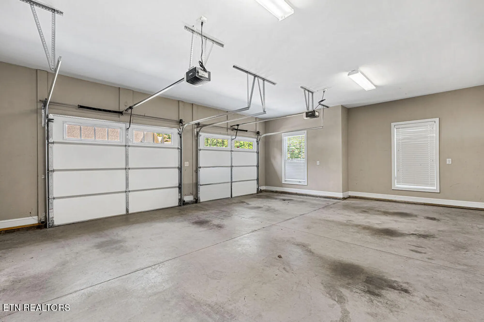 Property Slideshow image 18 of 40 | 111 osage ct, Loudon, TN, 37774