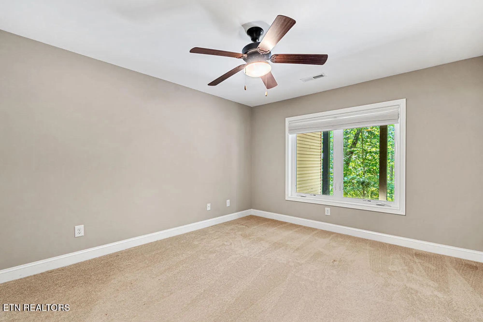 Property Slideshow image 38 of 40 | 111 osage ct, Loudon, TN, 37774