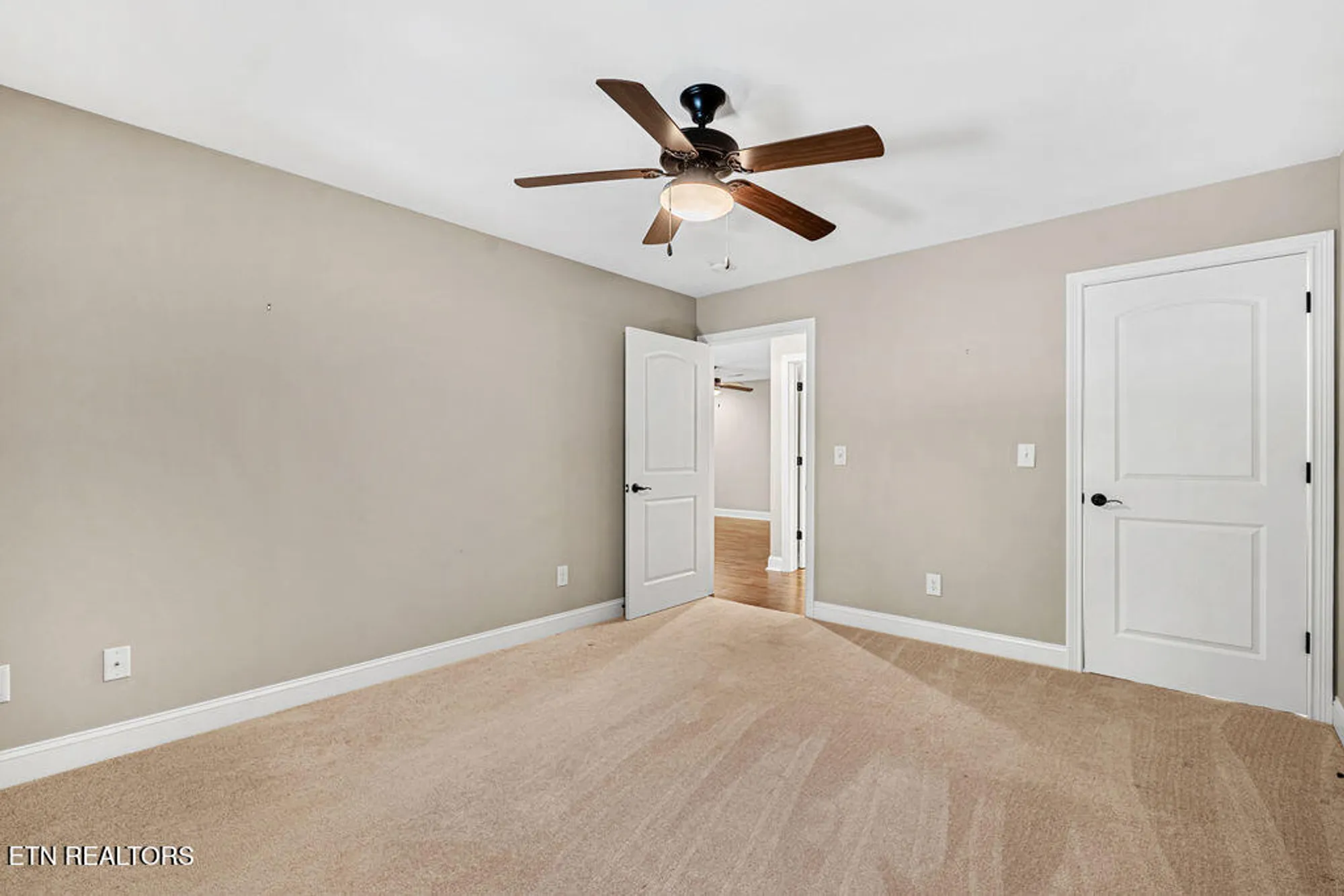 Property Slideshow image 17 of 40 | 111 osage ct, Loudon, TN, 37774