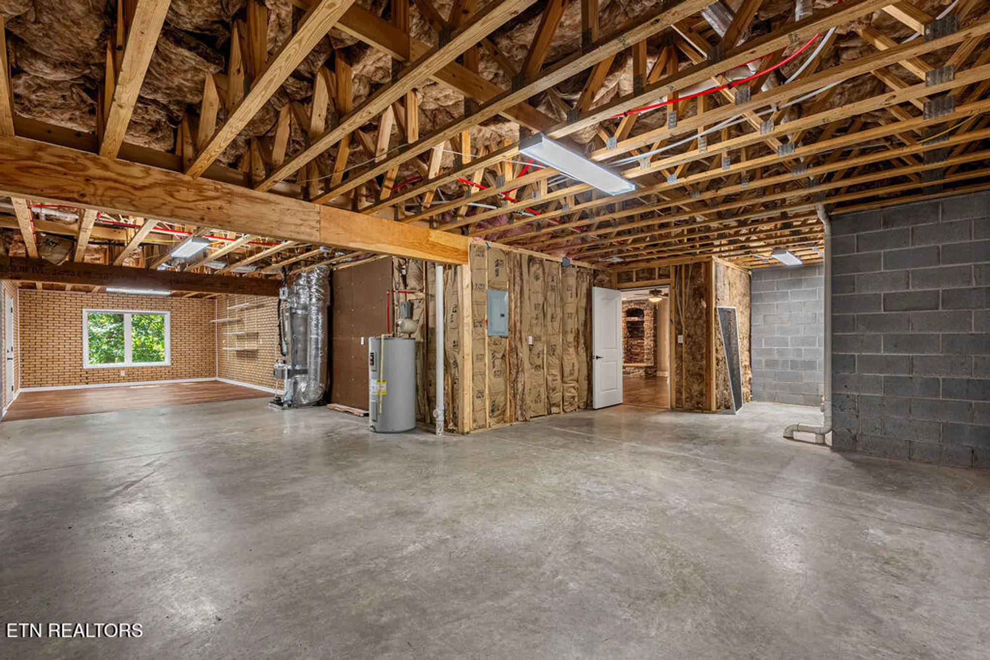 Property Slideshow image 36 of 40 | 111 osage ct, Loudon, TN, 37774