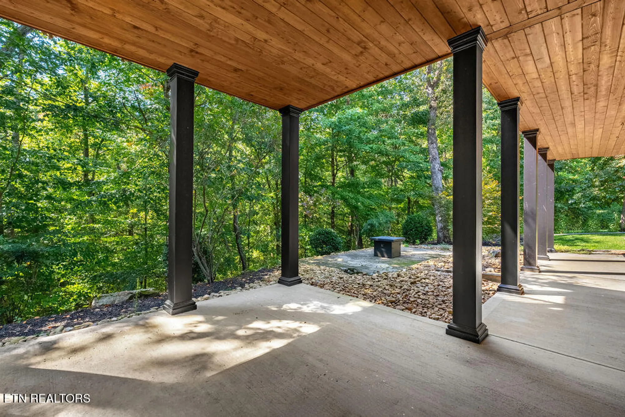 Property Slideshow image 22 of 40 | 111 osage ct, Loudon, TN, 37774