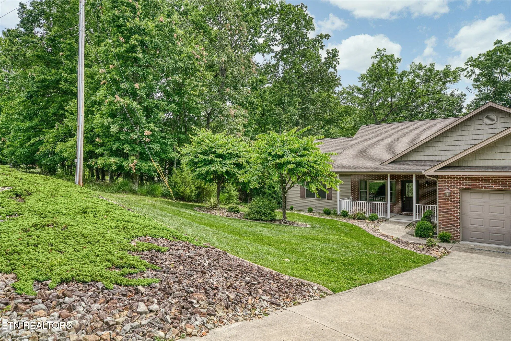 Property Slideshow image 2 of 35 | 15 chatham ct, Crossville, TN, 38558