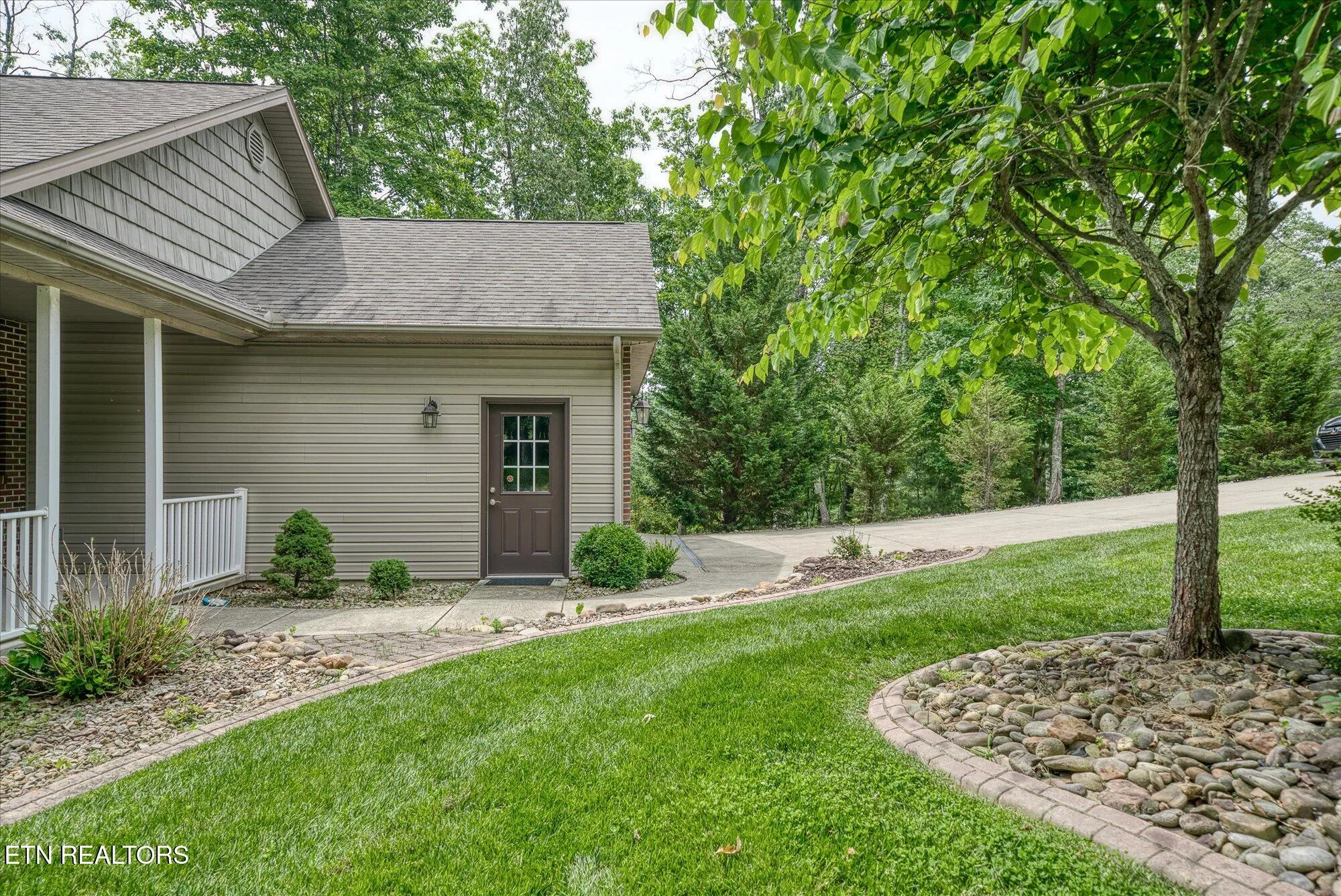 Property Slideshow image 6 of 35 | 15 chatham ct, Crossville, TN, 38558