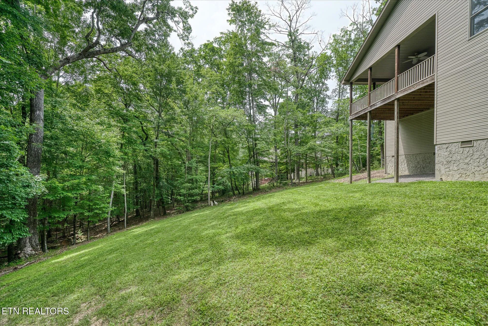 Property Slideshow image 8 of 35 | 15 chatham ct, Crossville, TN, 38558