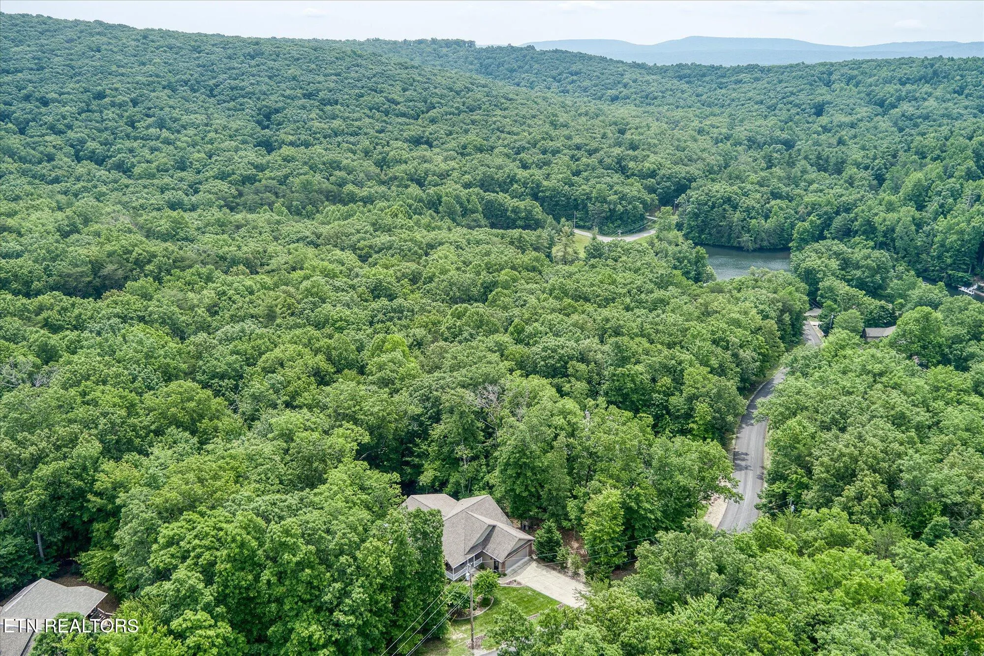 Property Slideshow image 11 of 35 | 15 chatham ct, Crossville, TN, 38558