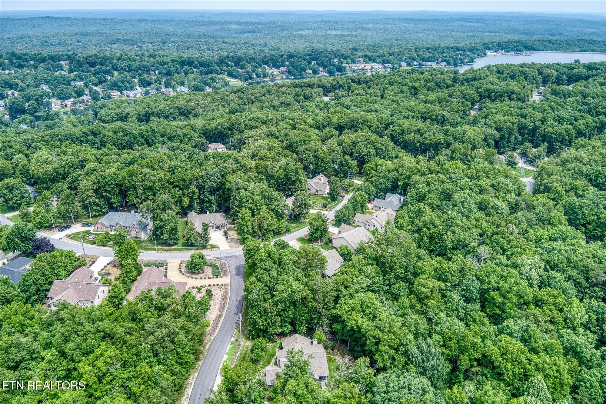 Property Slideshow image 14 of 35 | 15 chatham ct, Crossville, TN, 38558