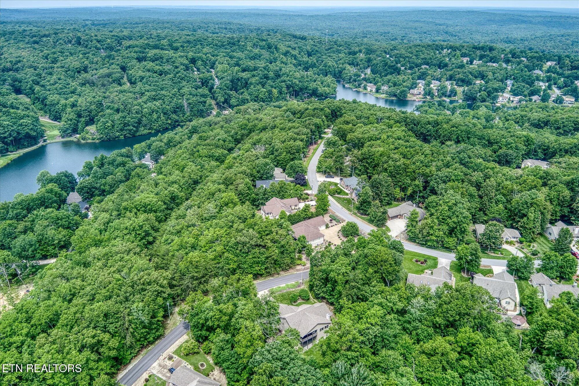 Property Slideshow image 15 of 35 | 15 chatham ct, Crossville, TN, 38558