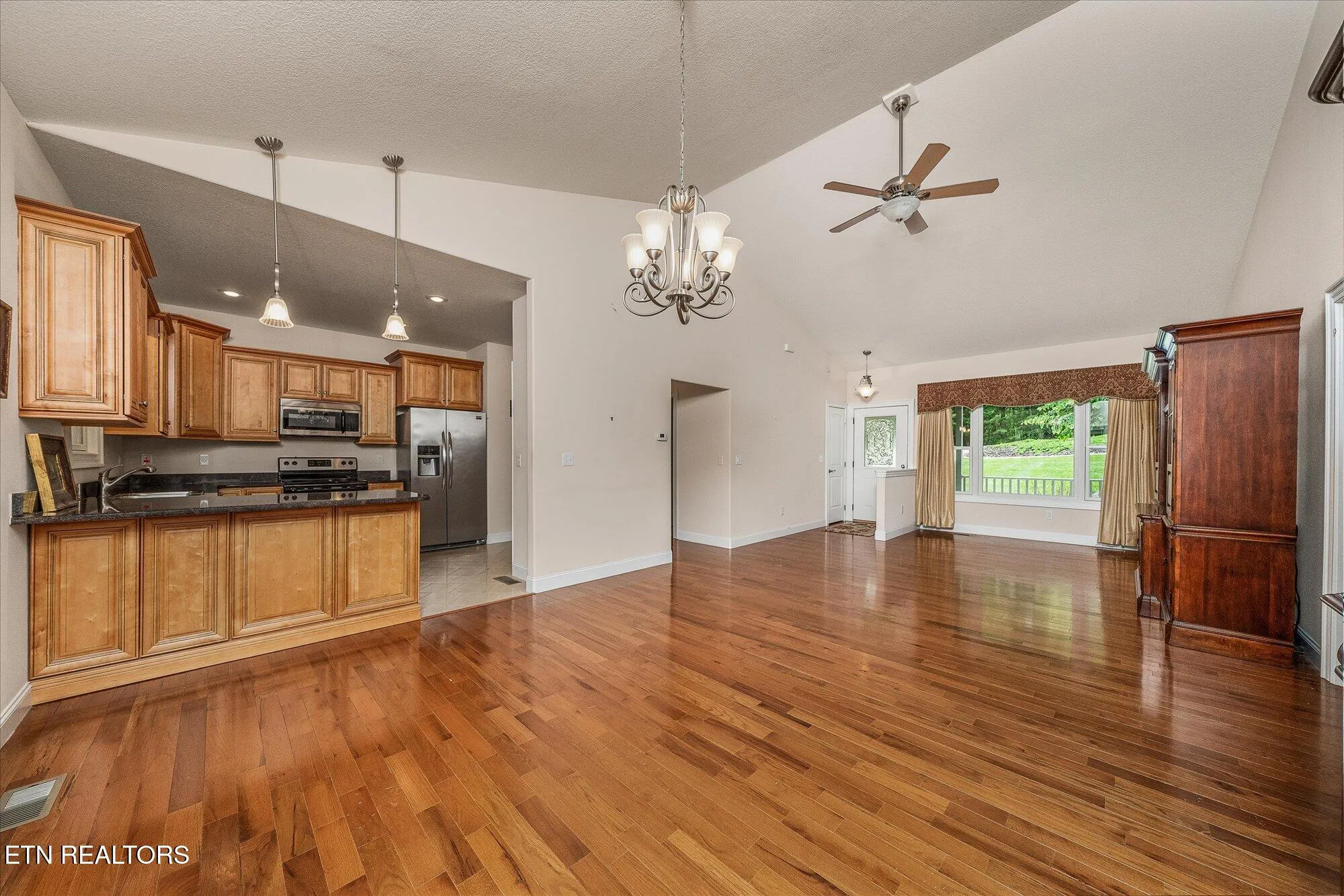 Property Slideshow image 18 of 35 | 15 chatham ct, Crossville, TN, 38558