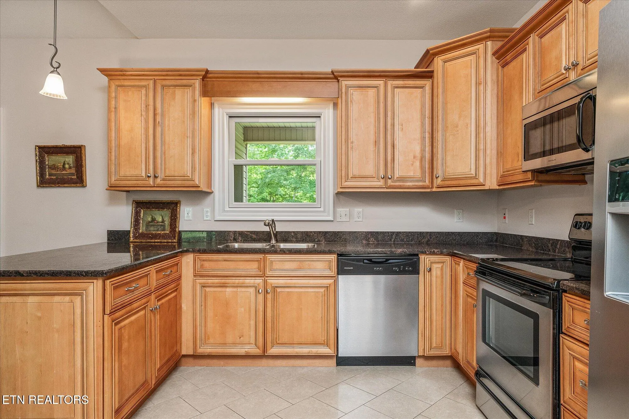 Property Slideshow image 20 of 35 | 15 chatham ct, Crossville, TN, 38558