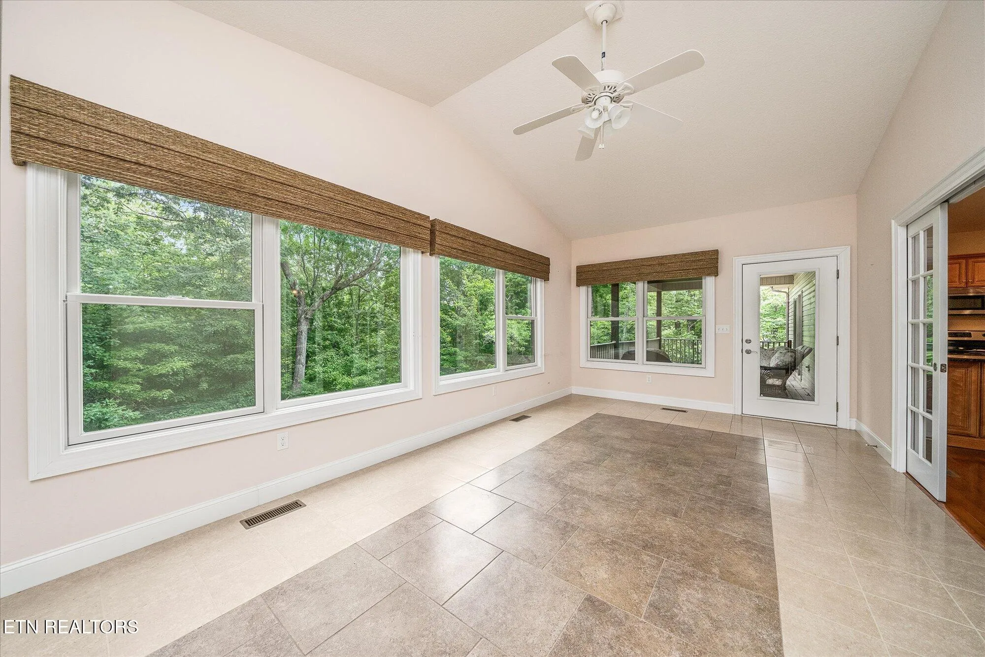 Property Slideshow image 22 of 35 | 15 chatham ct, Crossville, TN, 38558