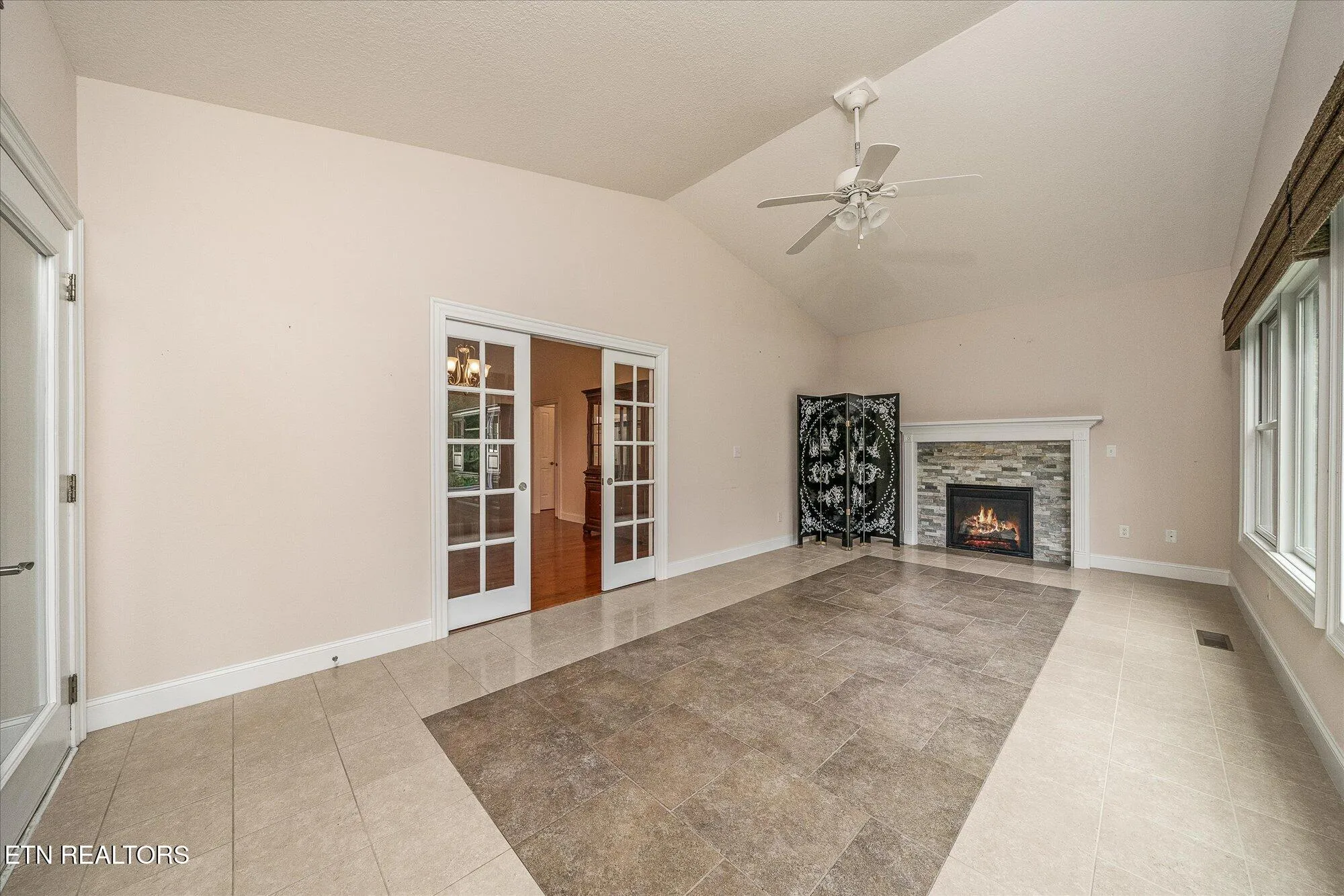 Property Slideshow image 23 of 35 | 15 chatham ct, Crossville, TN, 38558