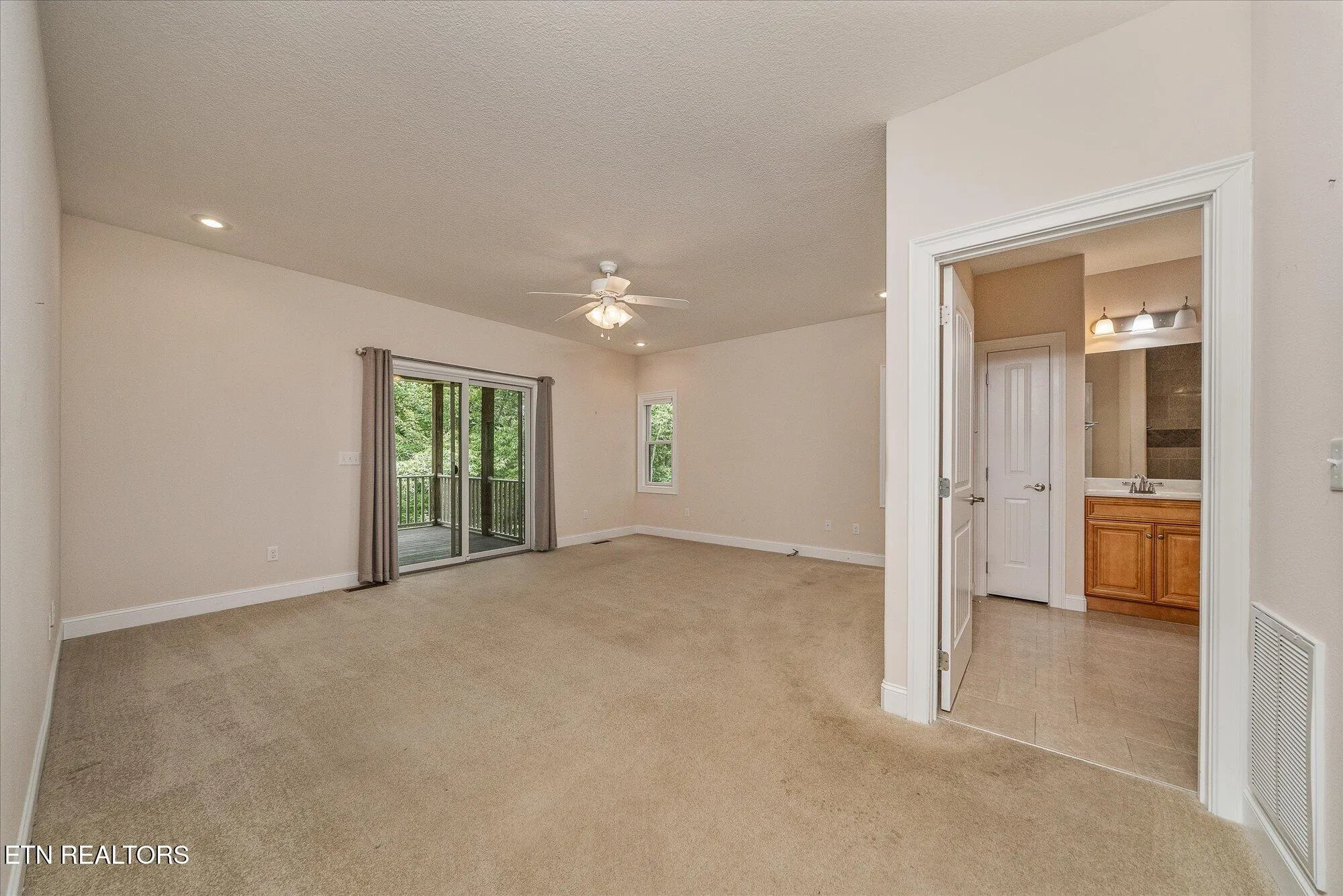 Property Slideshow image 27 of 35 | 15 chatham ct, Crossville, TN, 38558