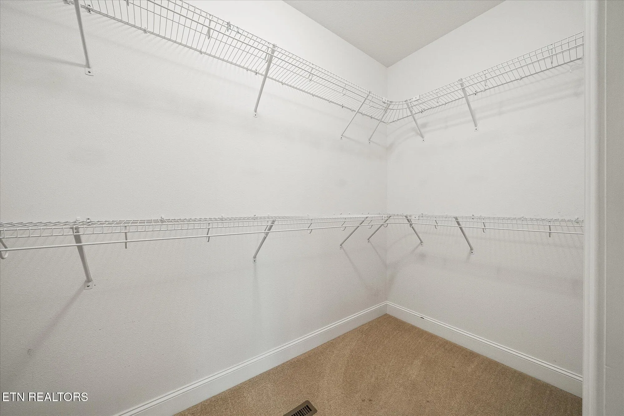 Property Slideshow image 29 of 35 | 15 chatham ct, Crossville, TN, 38558