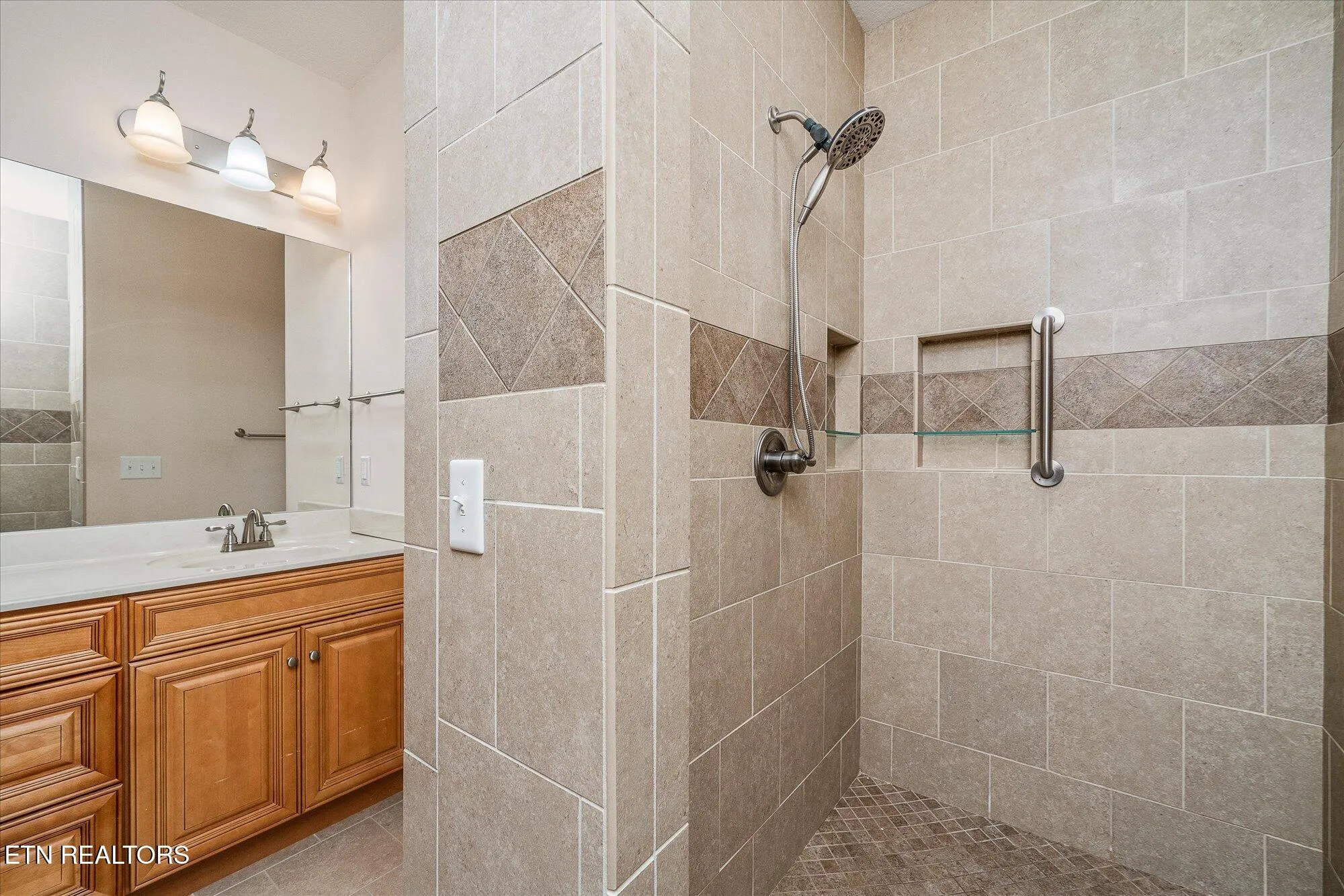 Property Slideshow image 30 of 35 | 15 chatham ct, Crossville, TN, 38558