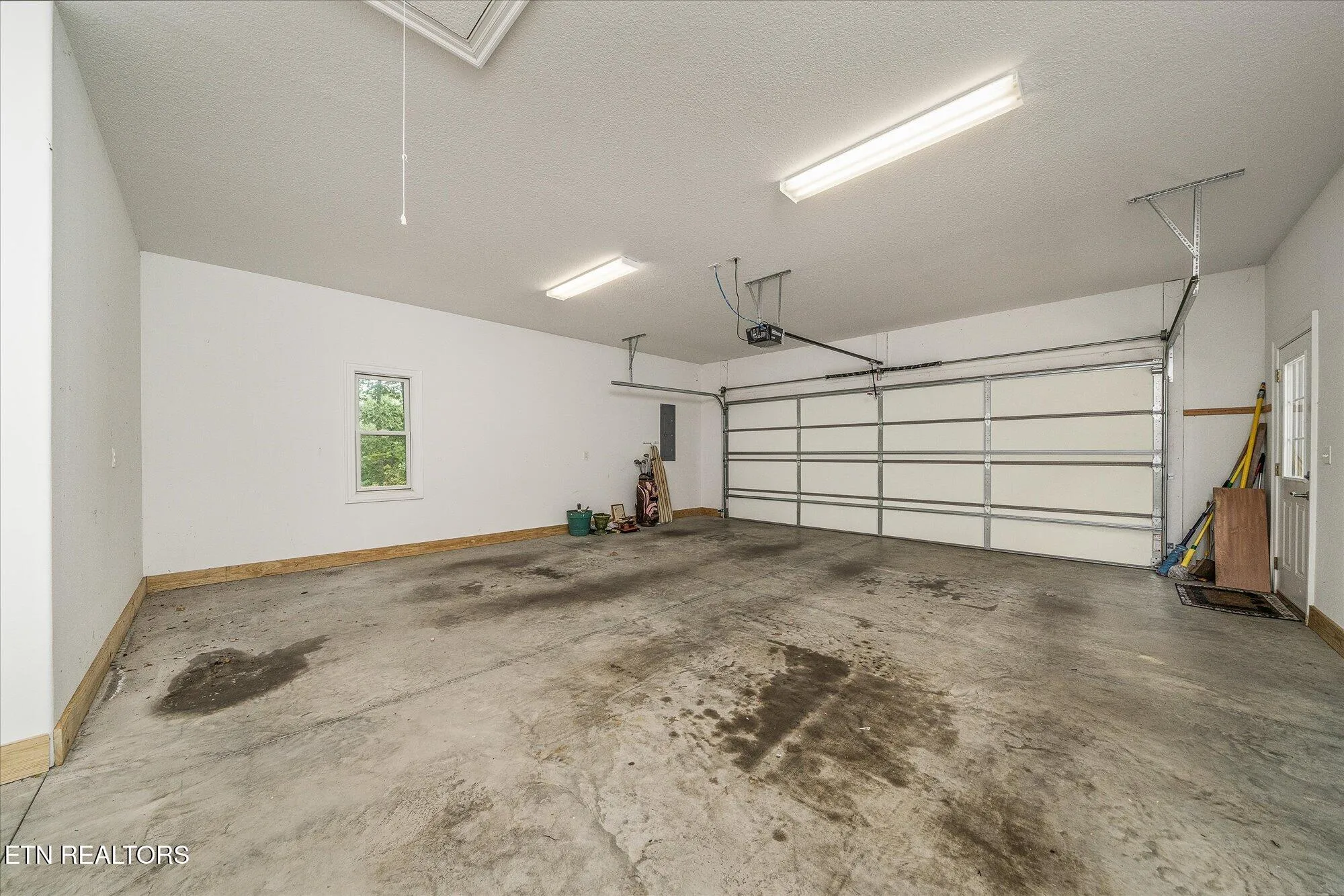 Property Slideshow image 34 of 35 | 15 chatham ct, Crossville, TN, 38558