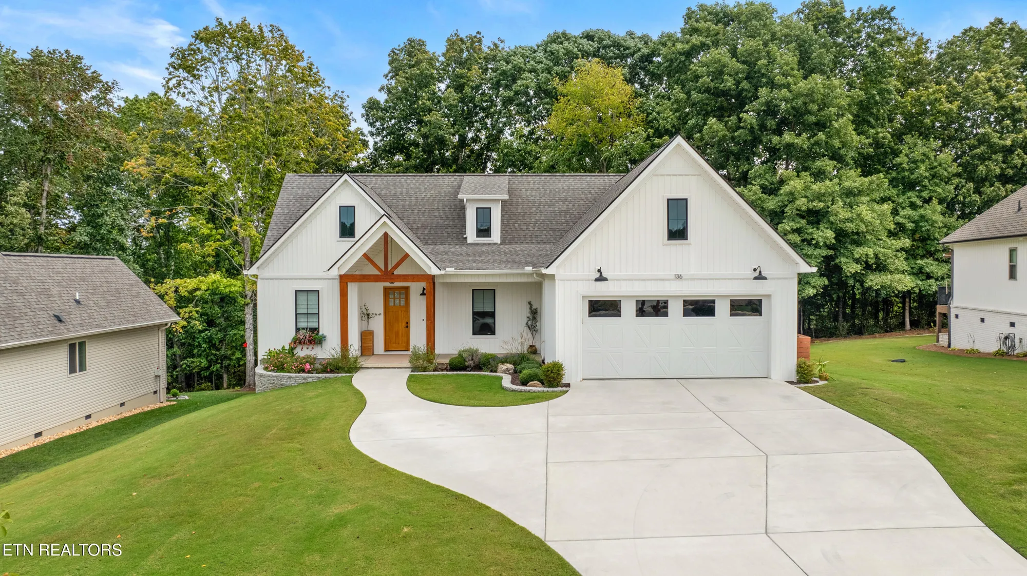 Property Slideshow image 1 of 47 | 136 pocola way, Loudon, TN, 37774