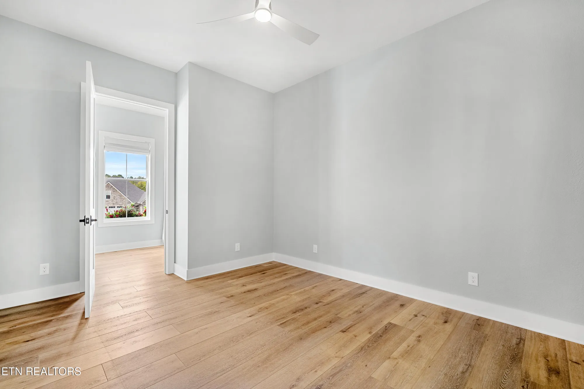 Property Slideshow image 24 of 47 | 136 pocola way, Loudon, TN, 37774