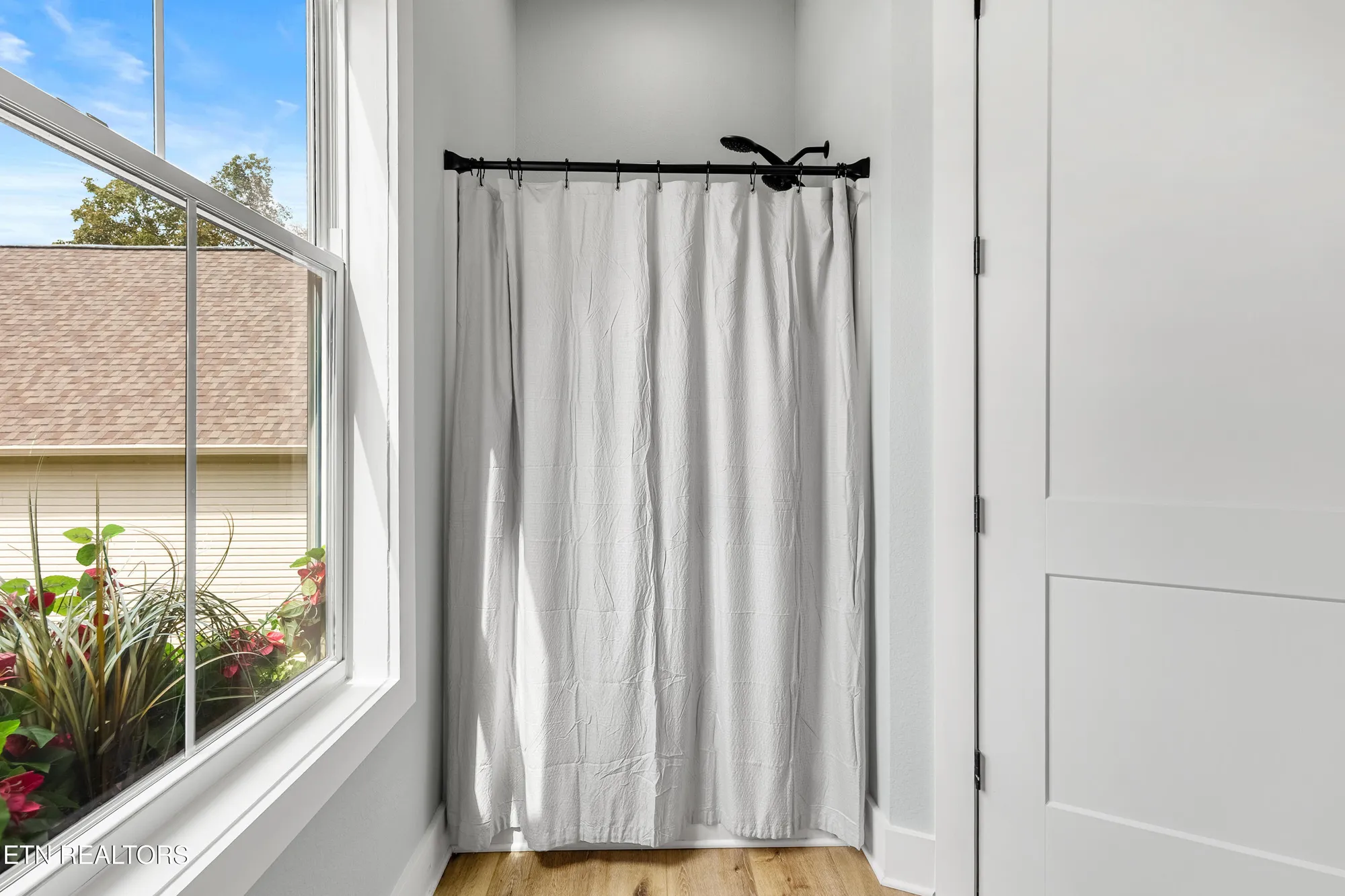 Property Slideshow image 26 of 47 | 136 pocola way, Loudon, TN, 37774