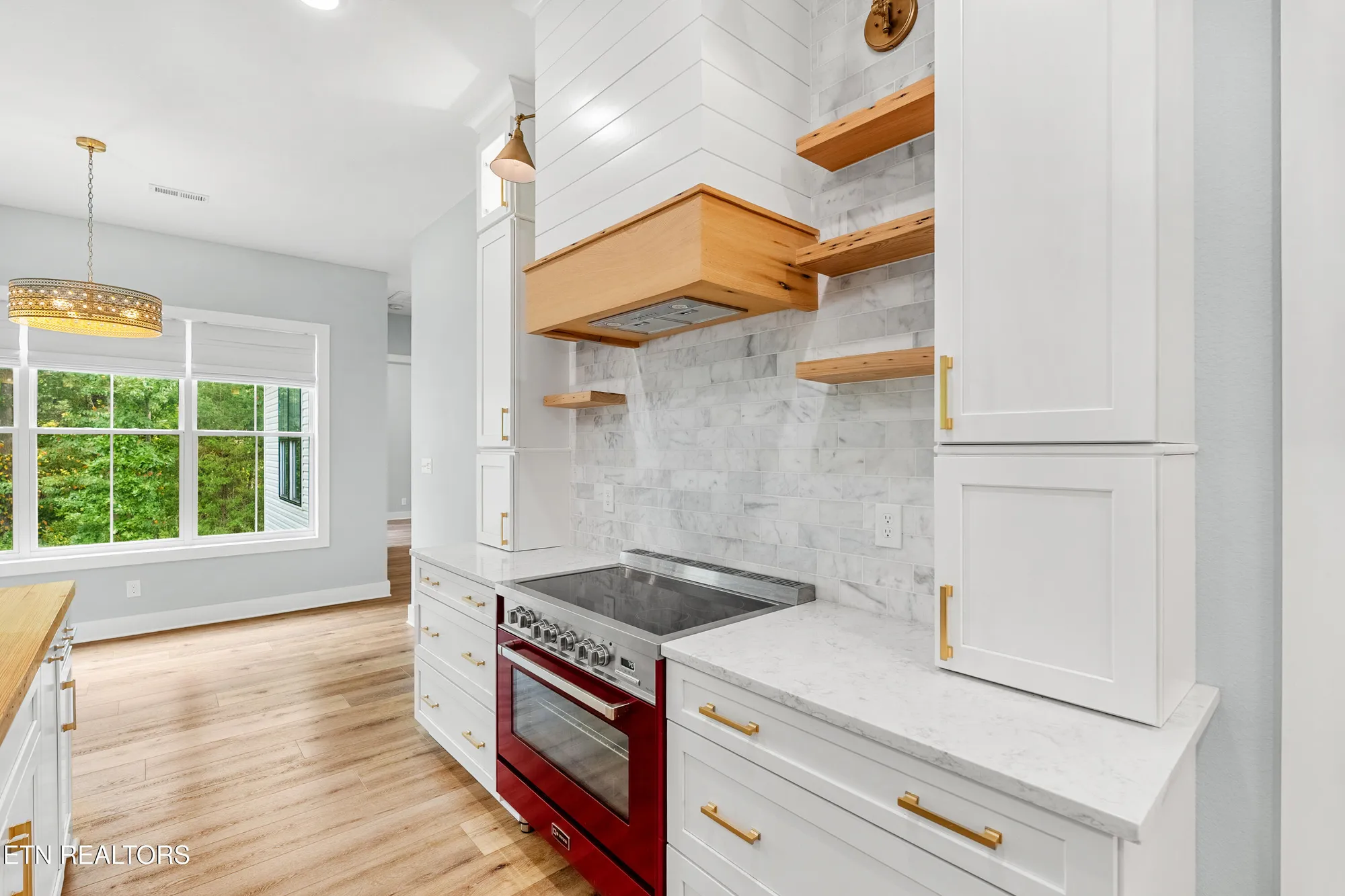 Property Slideshow image 13 of 47 | 136 pocola way, Loudon, TN, 37774