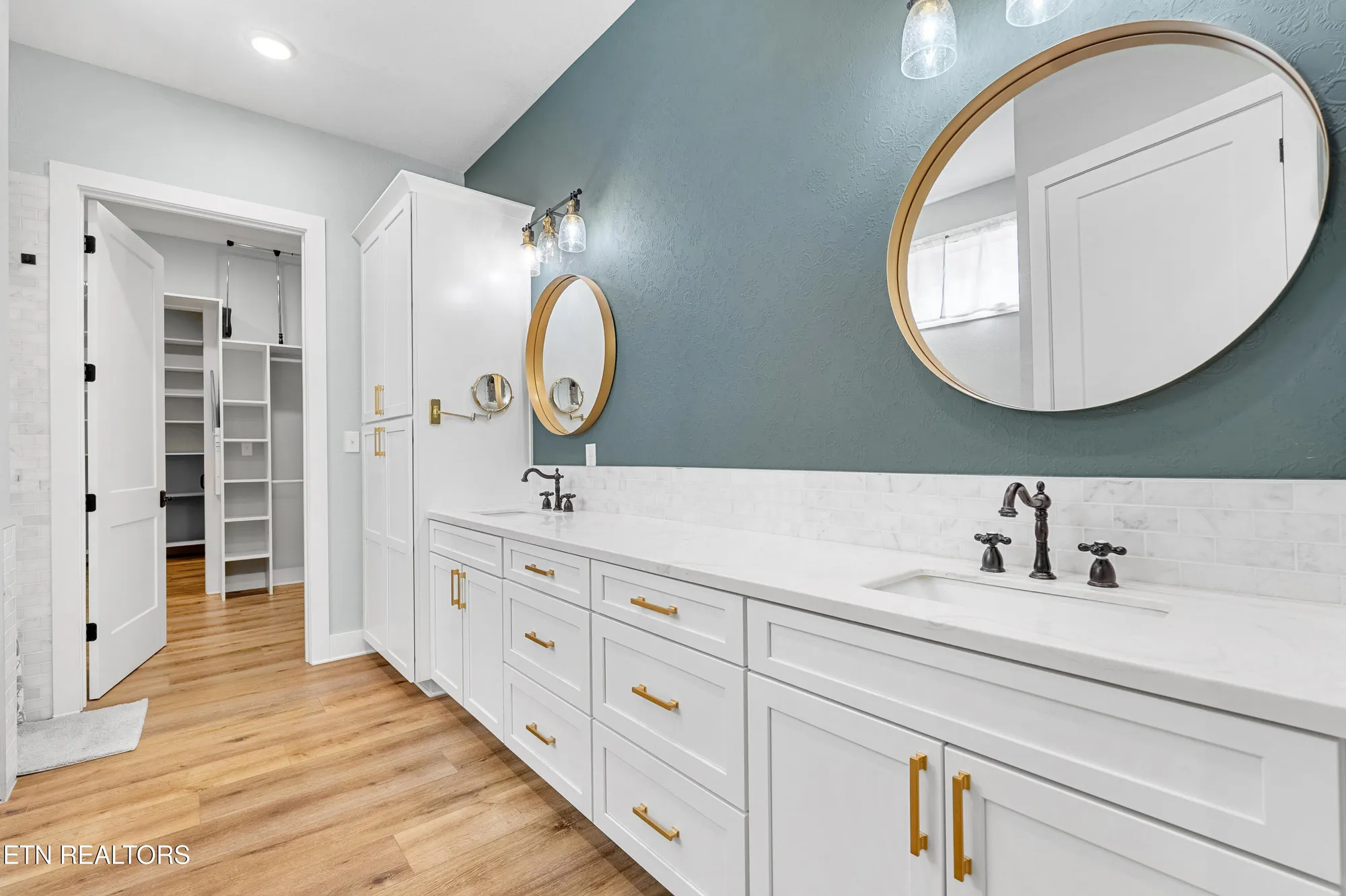 Property Slideshow image 17 of 47 | 136 pocola way, Loudon, TN, 37774