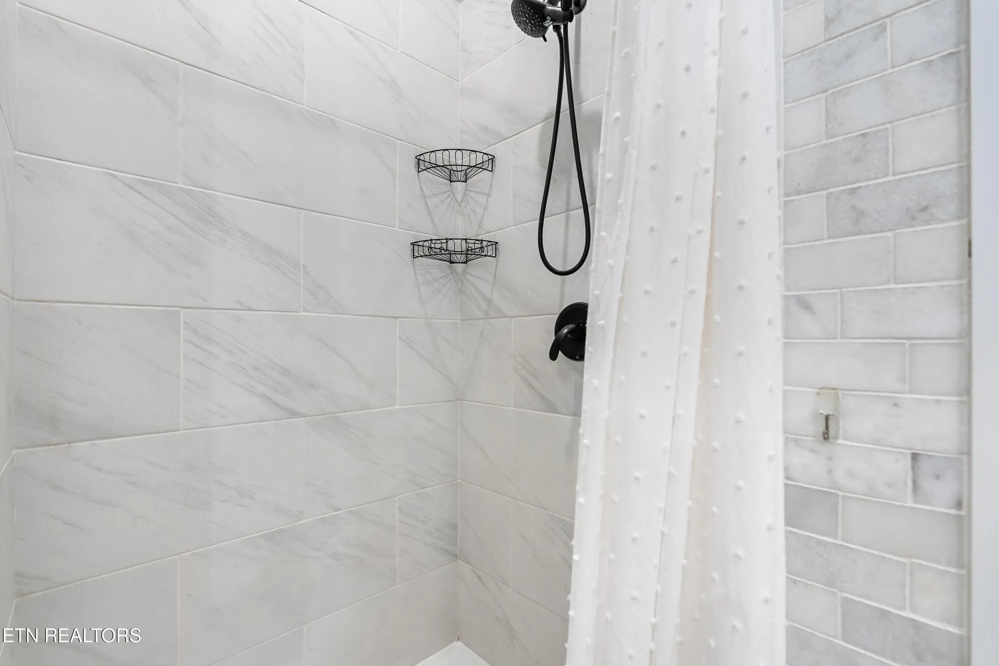 Property Slideshow image 19 of 47 | 136 pocola way, Loudon, TN, 37774