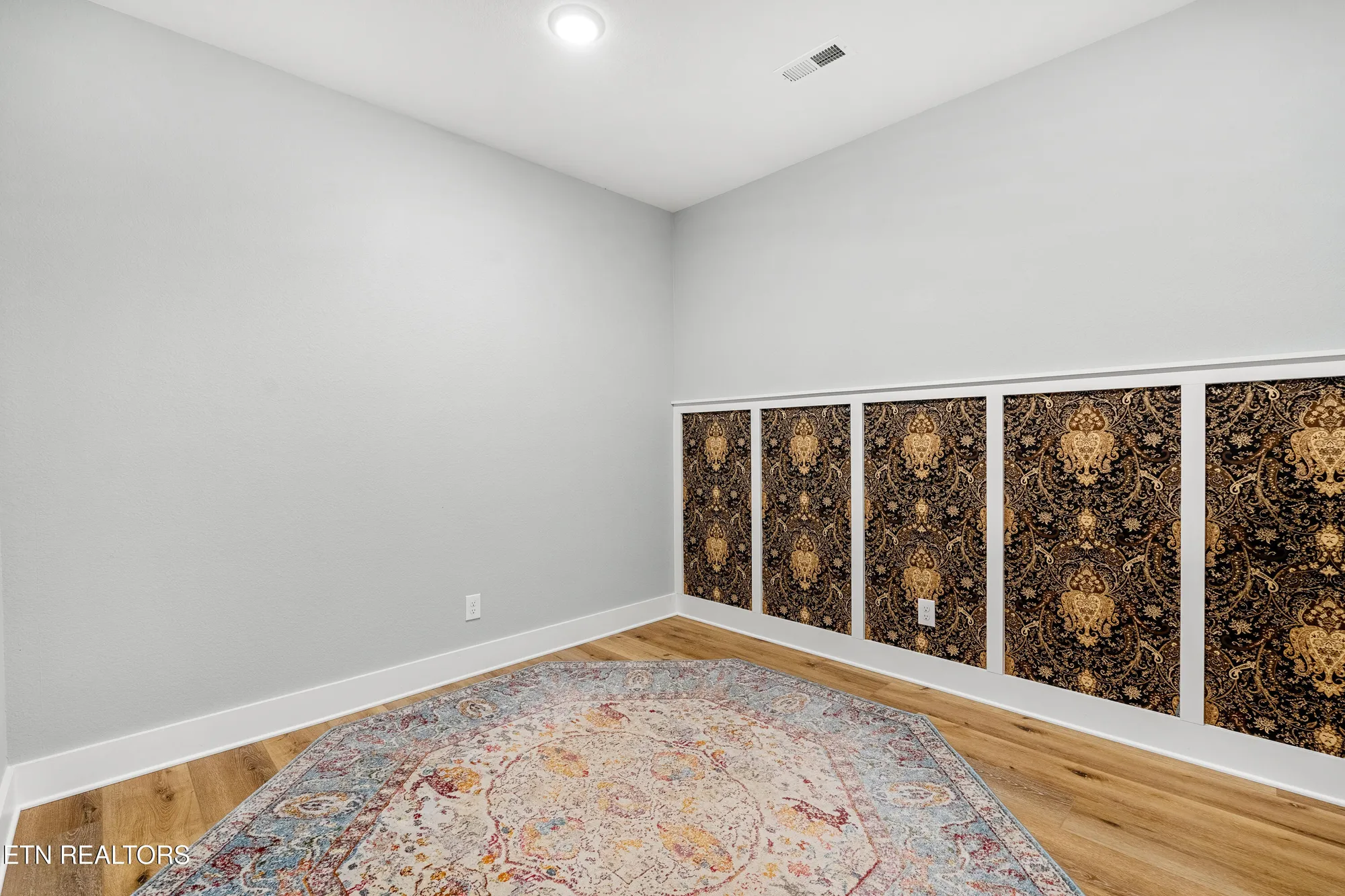 Property Slideshow image 27 of 47 | 136 pocola way, Loudon, TN, 37774