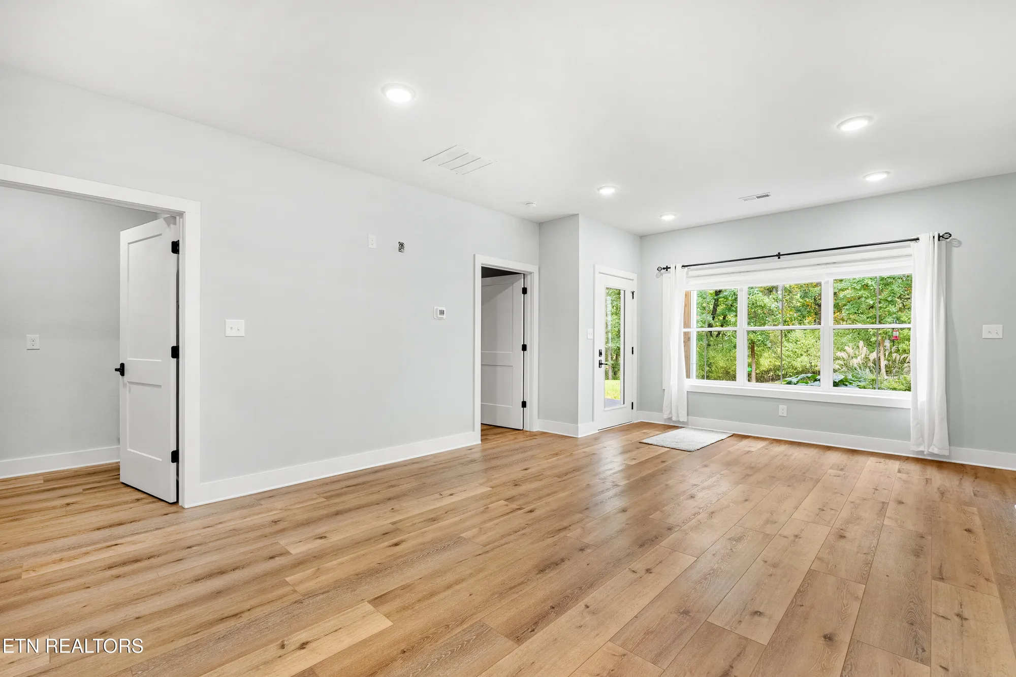 Property Slideshow image 29 of 47 | 136 pocola way, Loudon, TN, 37774