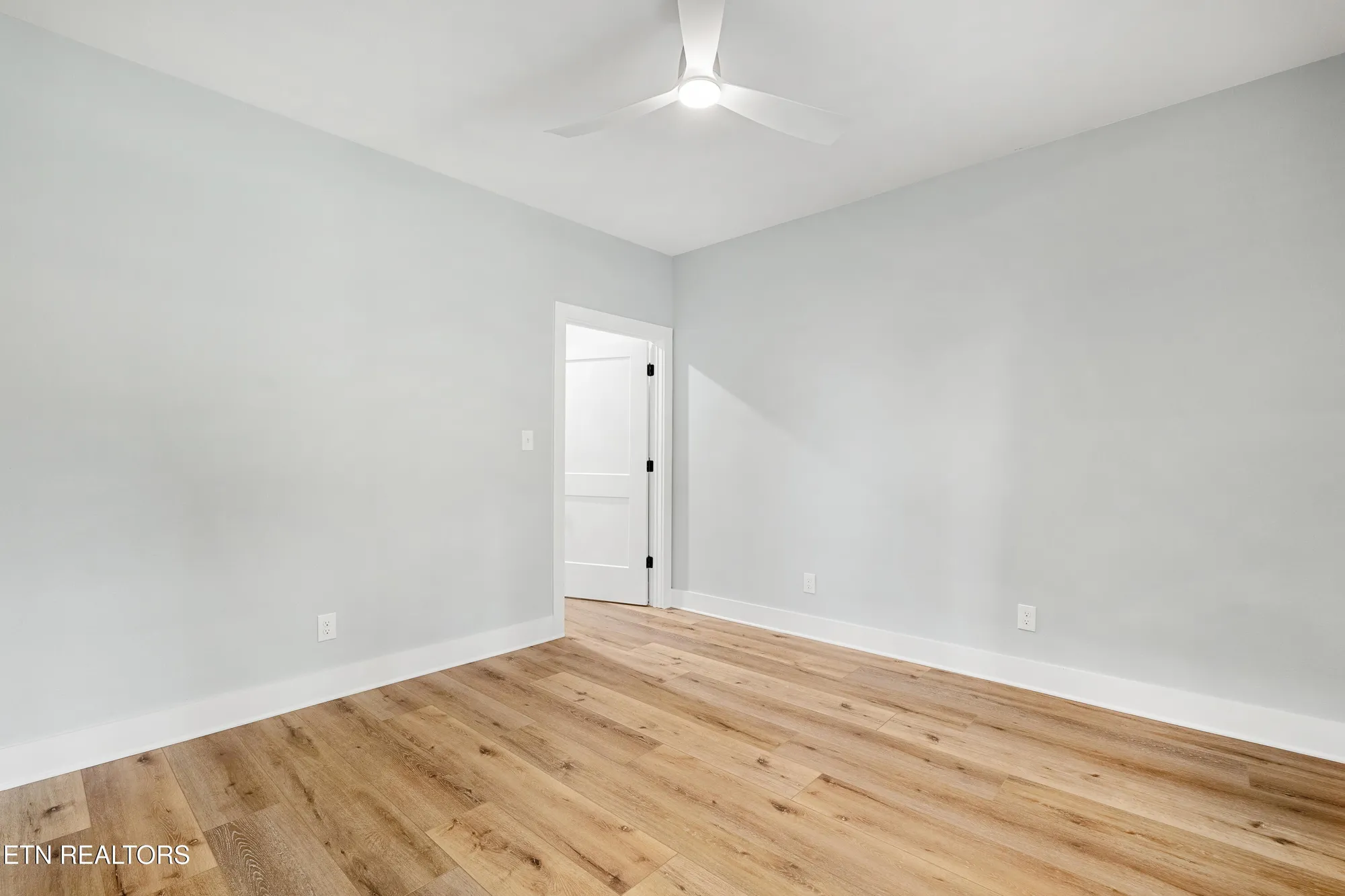 Property Slideshow image 32 of 47 | 136 pocola way, Loudon, TN, 37774