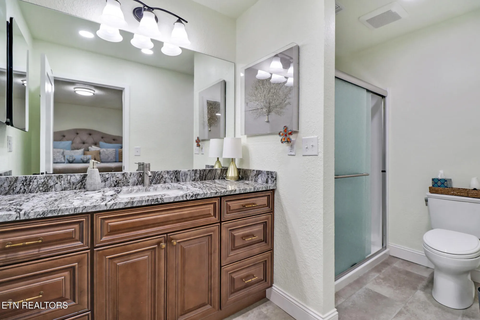 Property Slideshow image 19 of 36 | 105 fairway dr, Crossville, TN, 38558