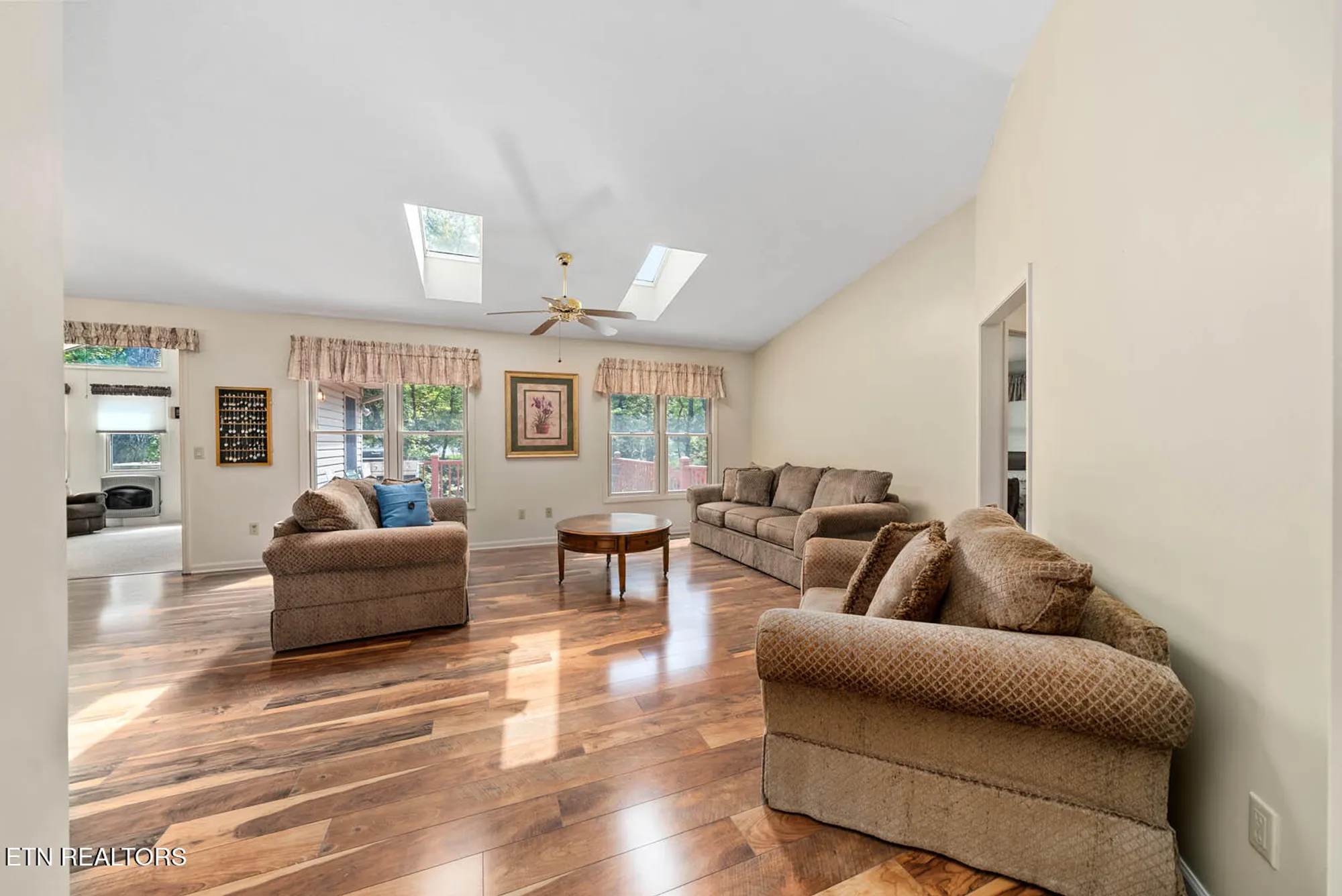 Property Slideshow image 6 of 43 | 191 snead dr, Crossville, TN, 38558