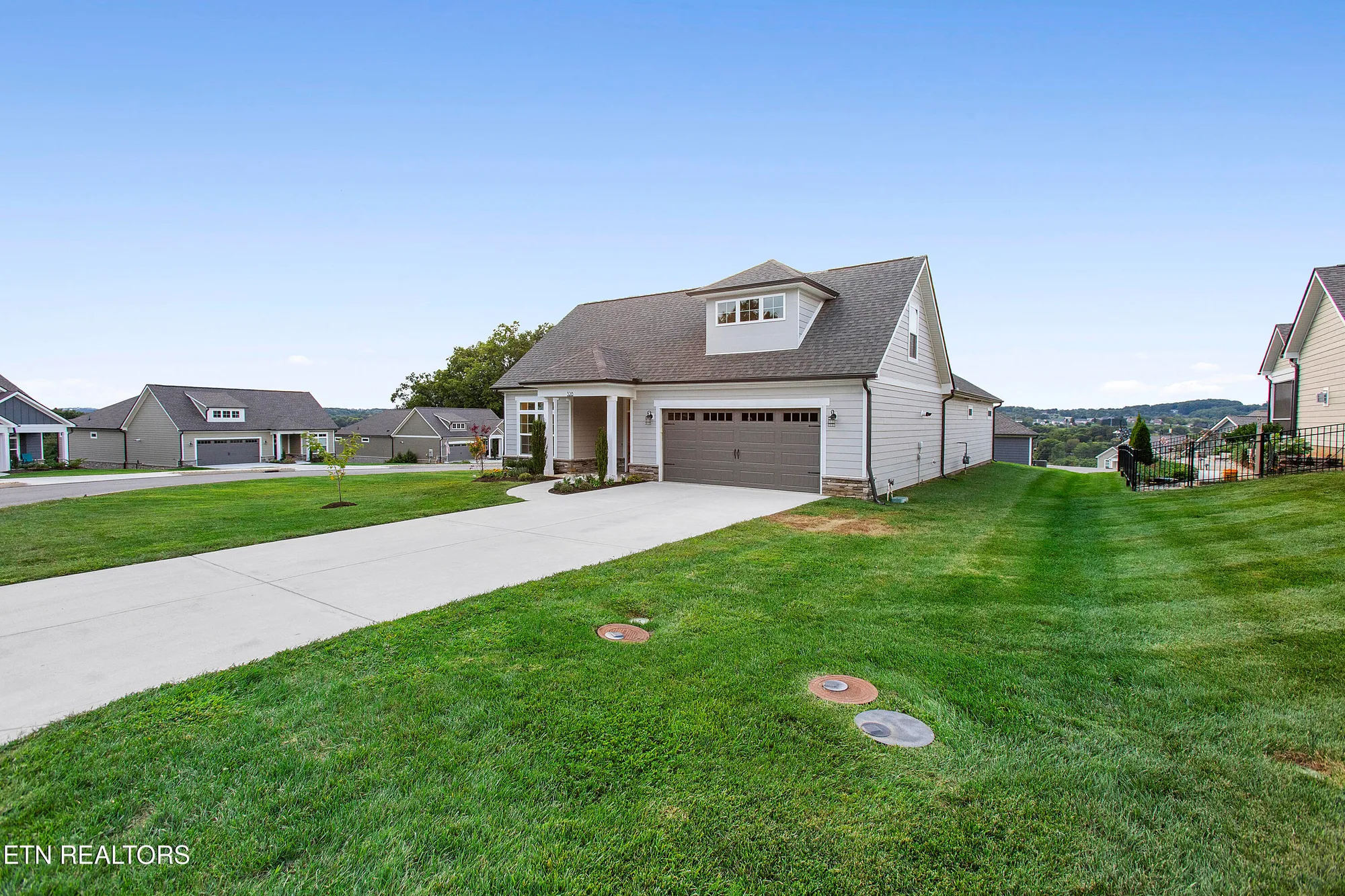 Property Slideshow image 2 of 43 | 328 cedar branch trl, Lenoir City, TN, 37772