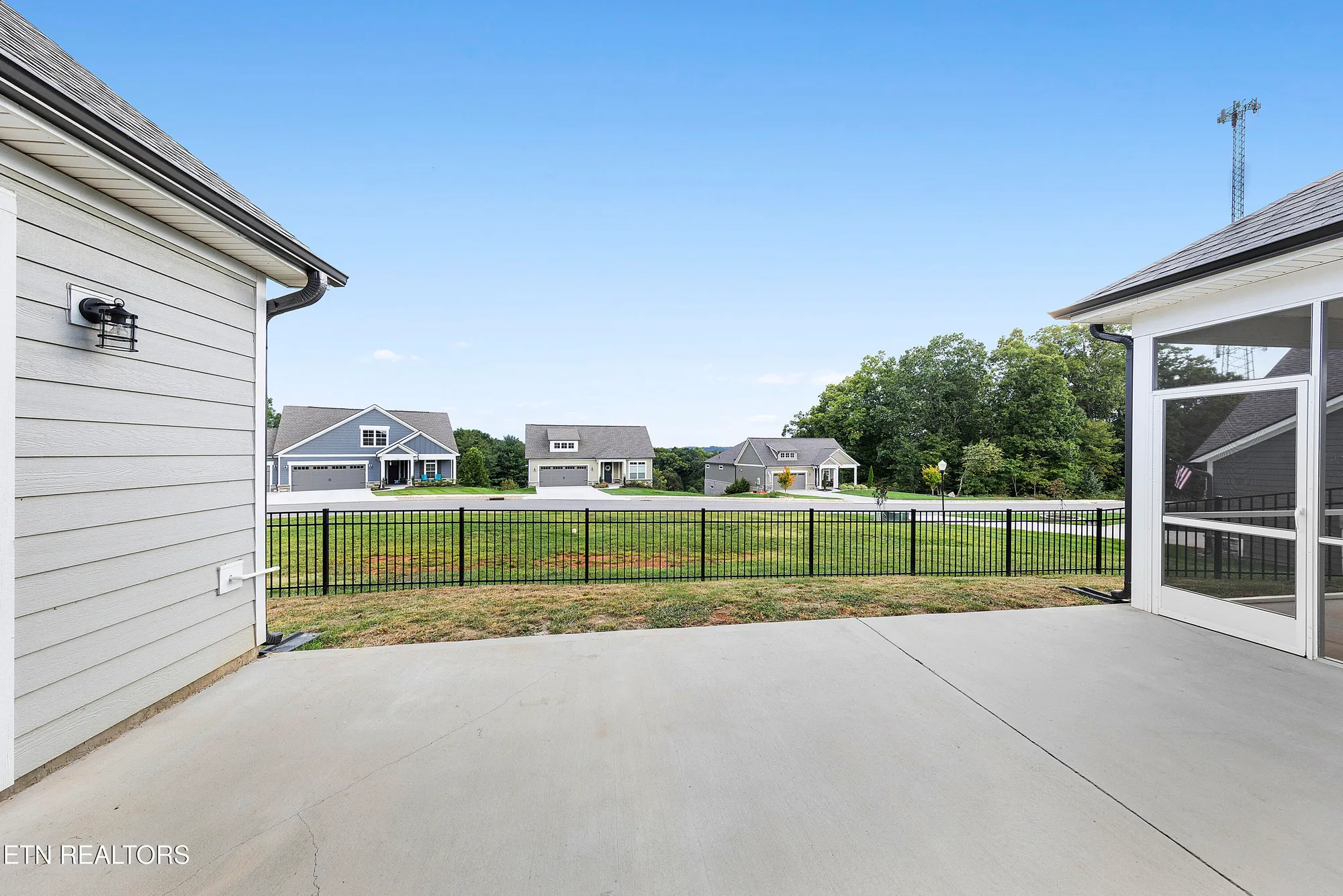 Property Slideshow image 36 of 43 | 328 cedar branch trl, Lenoir City, TN, 37772