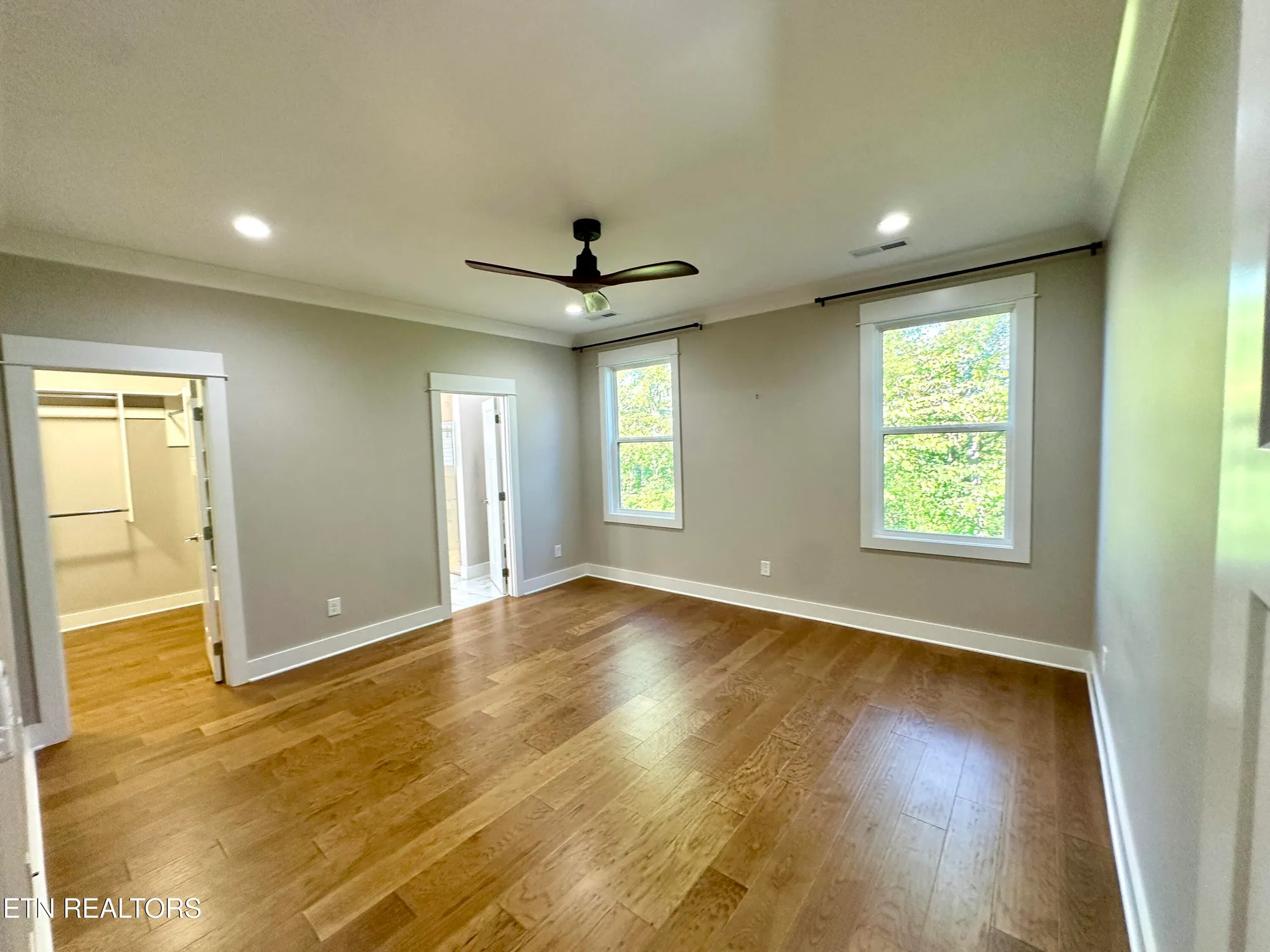 Property Slideshow image 7 of 17 | 218 mialaquo rd, Loudon, TN, 37774