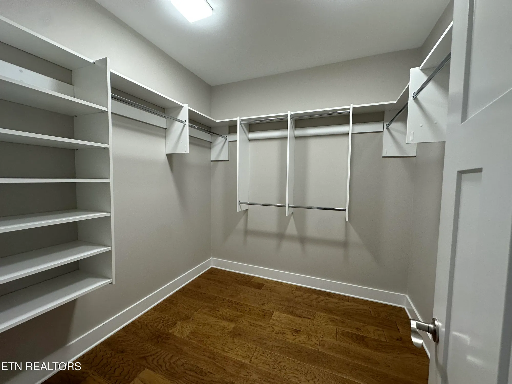 Property Slideshow image 9 of 17 | 218 mialaquo rd, Loudon, TN, 37774