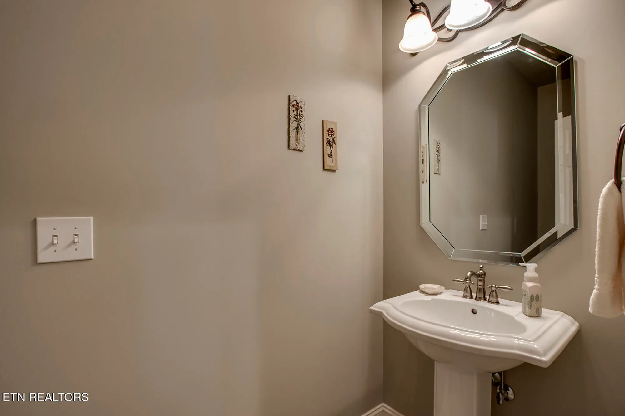 Property Slideshow image 42 of 61 | 178 tommotley dr, Loudon, TN, 37774