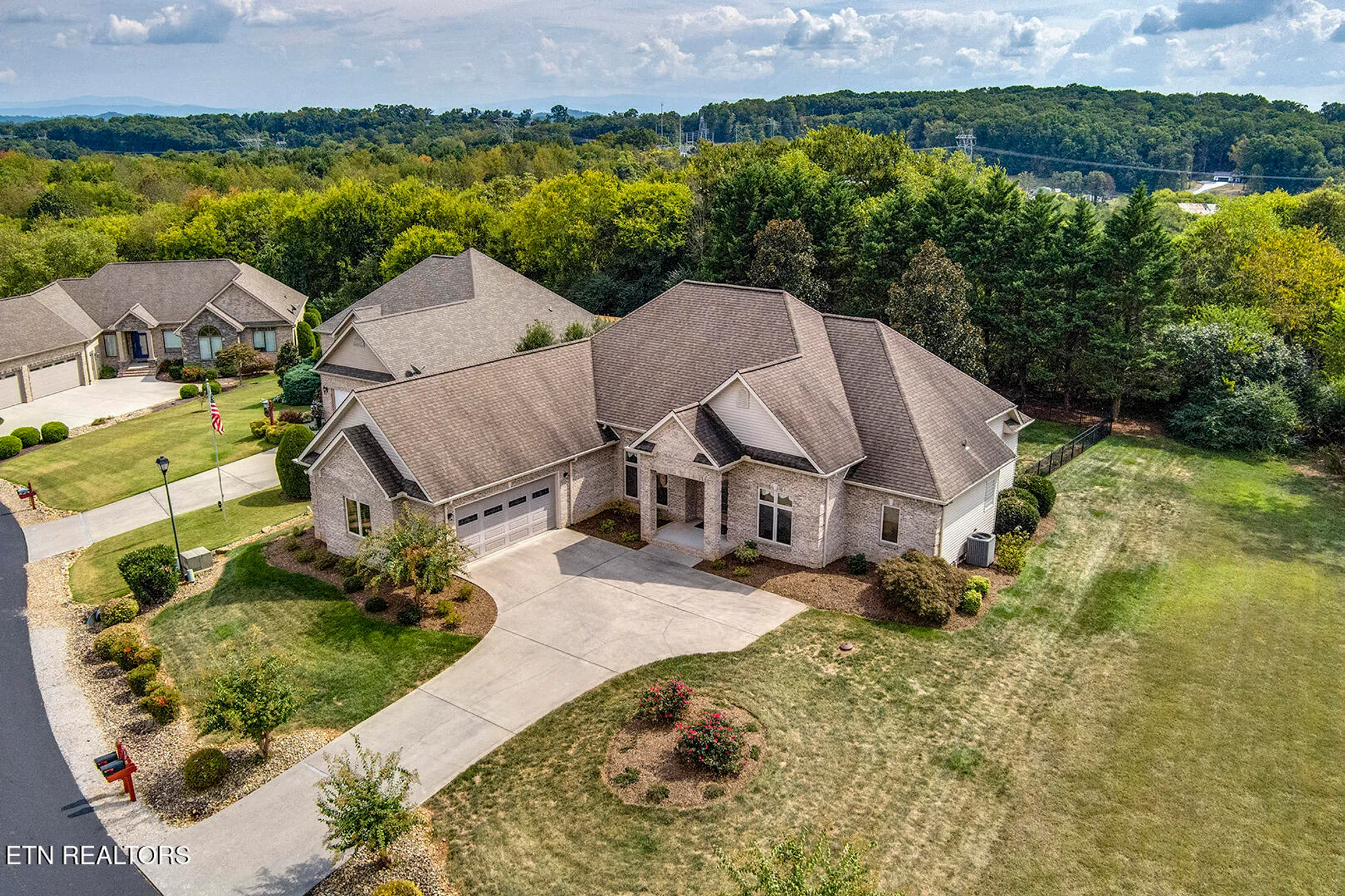 Property Slideshow image 5 of 61 | 178 tommotley dr, Loudon, TN, 37774