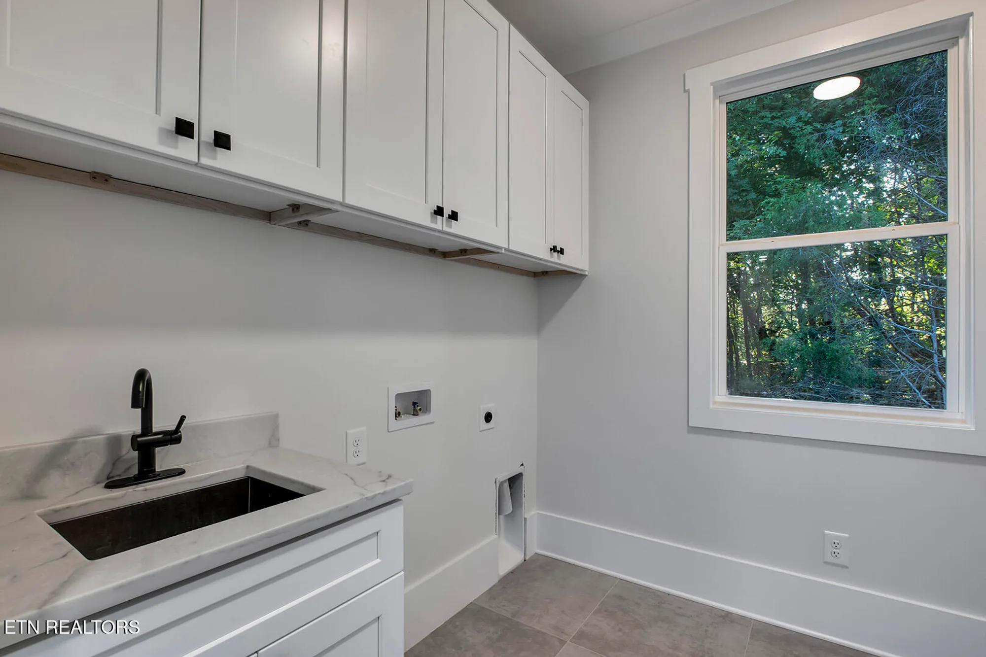 Property Slideshow image 32 of 50 | 108 oostagala dr, Loudon, TN, 37774