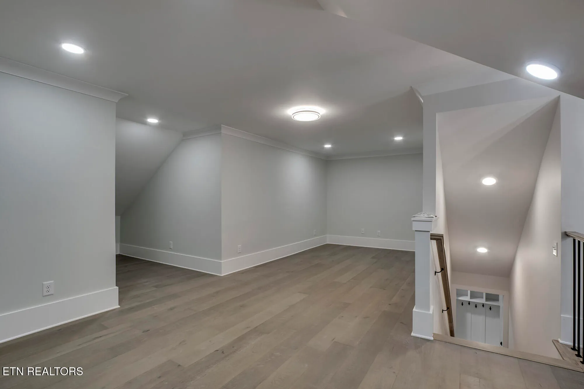 Property Slideshow image 35 of 50 | 108 oostagala dr, Loudon, TN, 37774