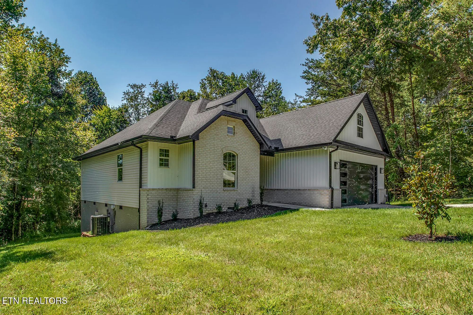 Property Slideshow image 2 of 50 | 108 oostagala dr, Loudon, TN, 37774