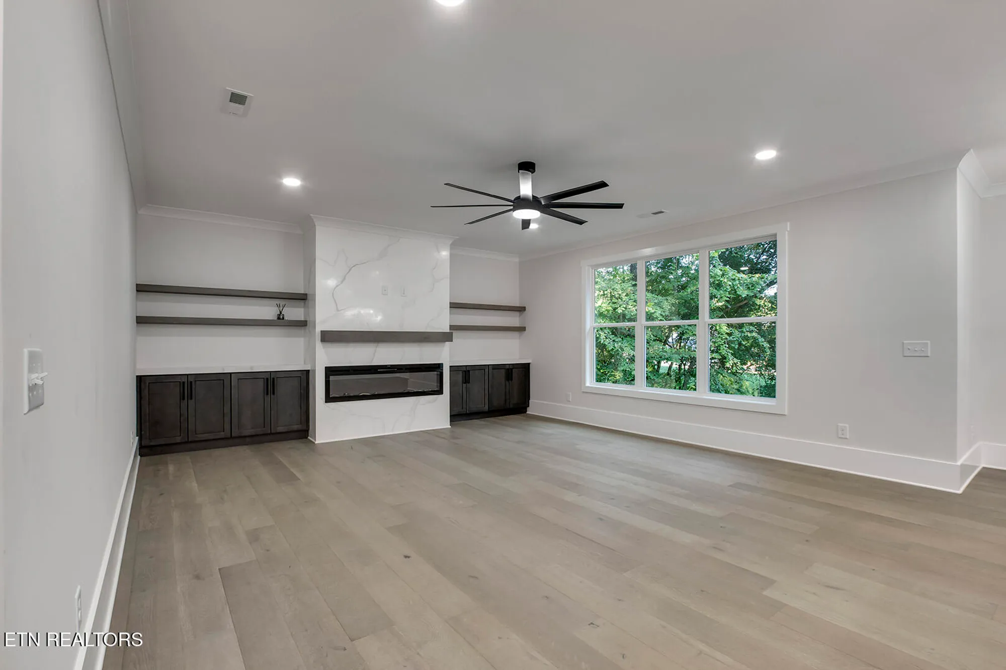 Property Slideshow image 5 of 50 | 108 oostagala dr, Loudon, TN, 37774